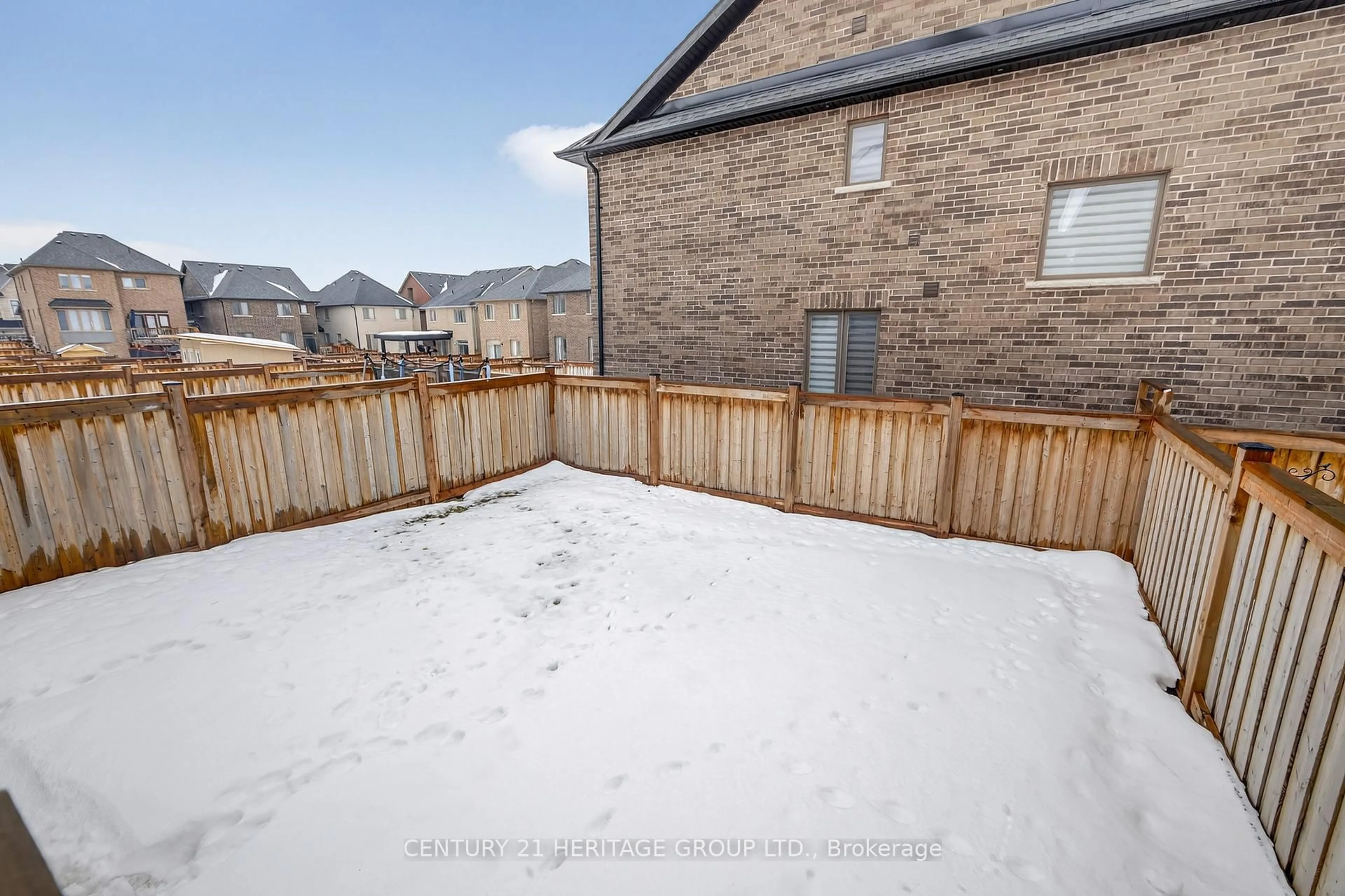 Patio, unknown for 1965 Boyes St, Innisfil Ontario L9S 0P2