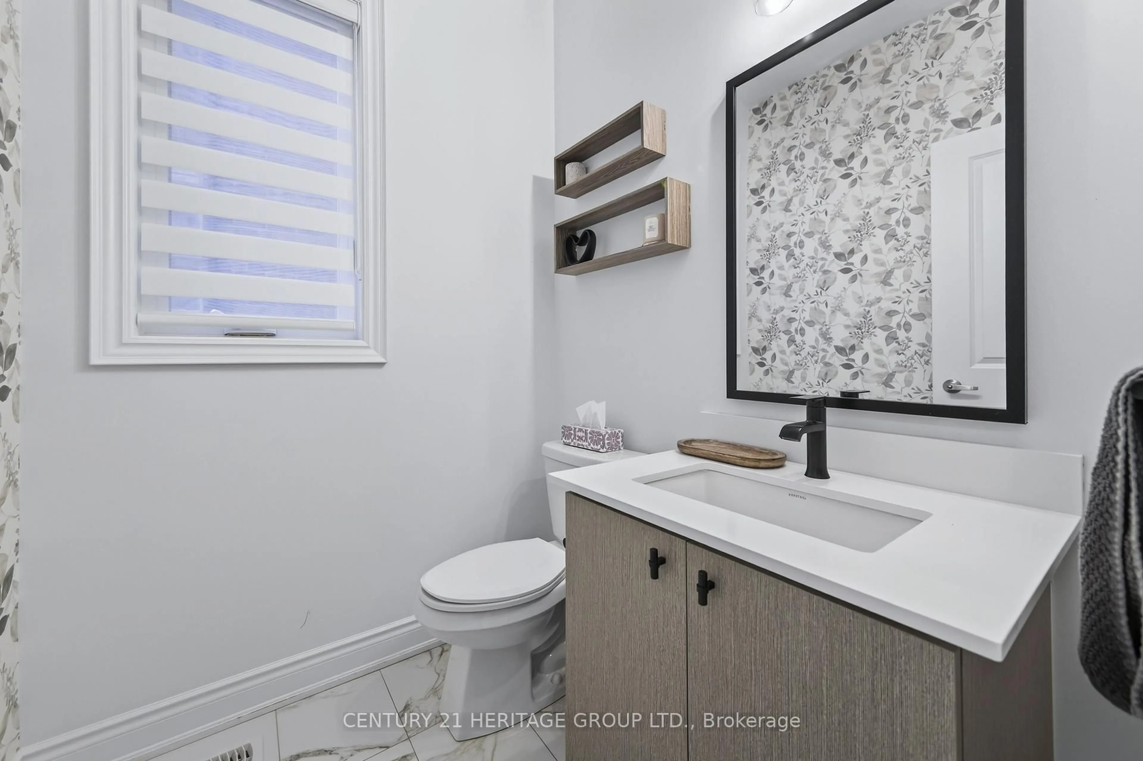 Contemporary bathroom, ceramic/tile floor for 1965 Boyes St, Innisfil Ontario L9S 0P2