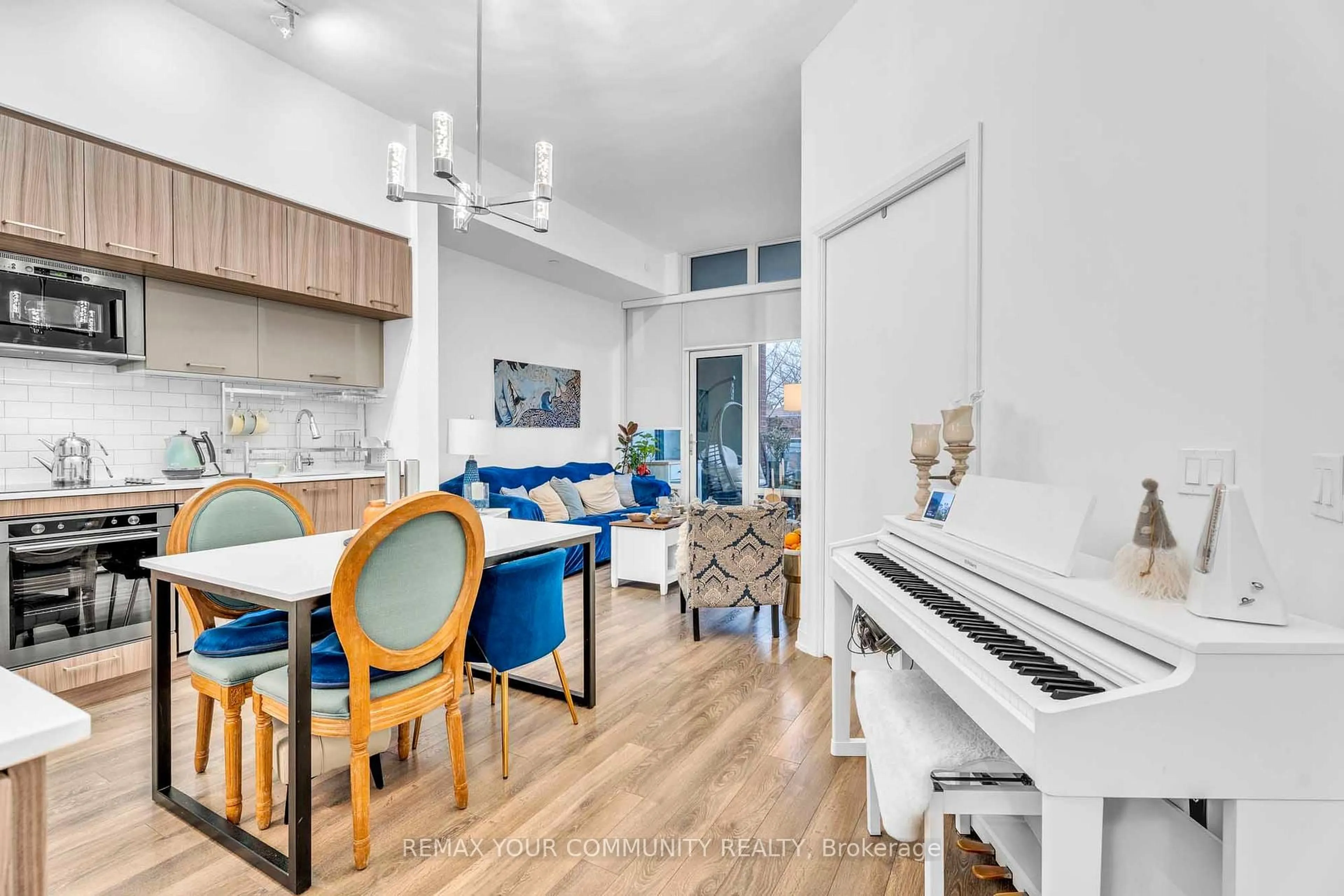 Open concept kitchen, unknown for 4800 Highway 7 Rd #112, Vaughan Ontario L4L 1H8