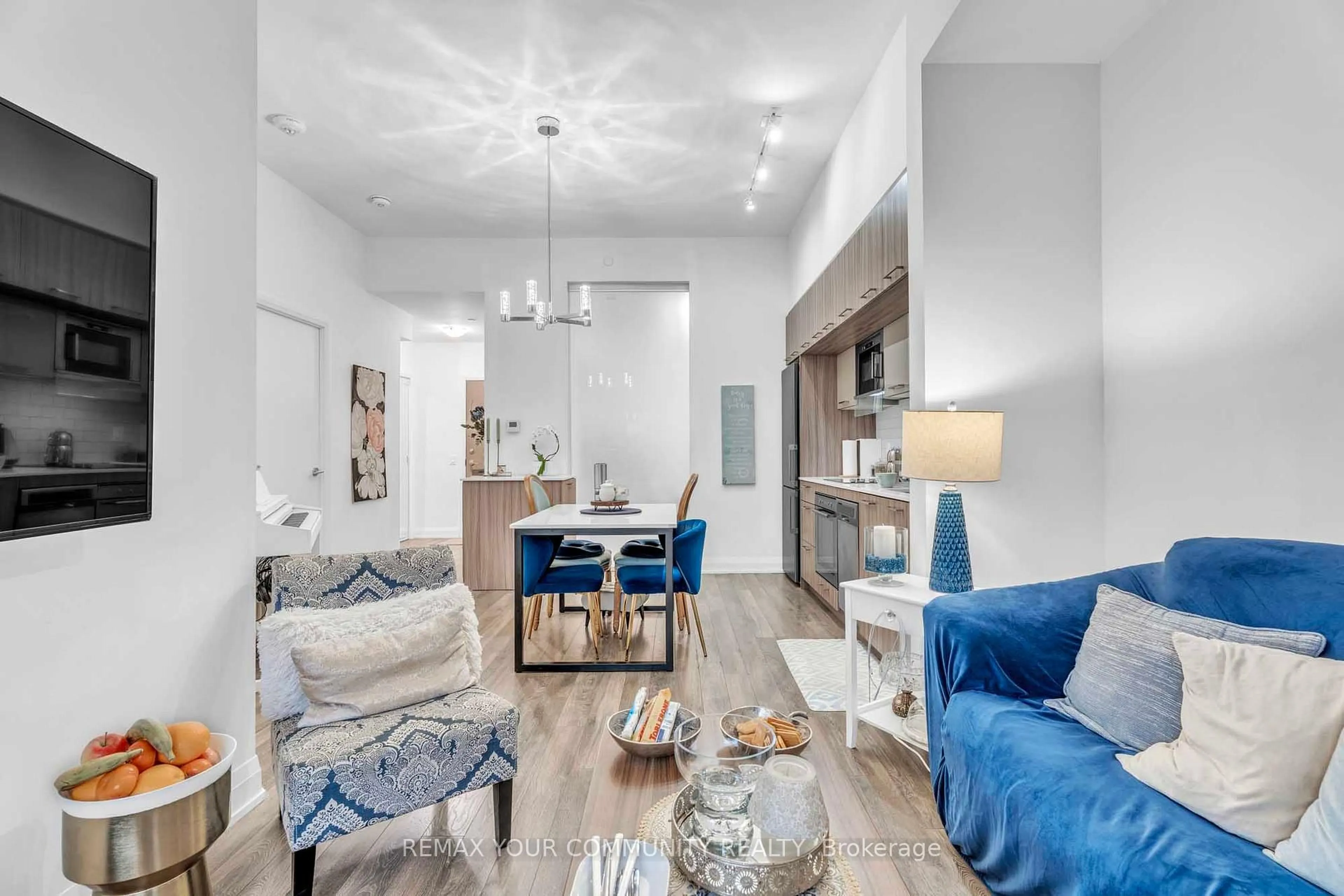 Living room with furniture, unknown for 4800 Highway 7 Rd #112, Vaughan Ontario L4L 1H8