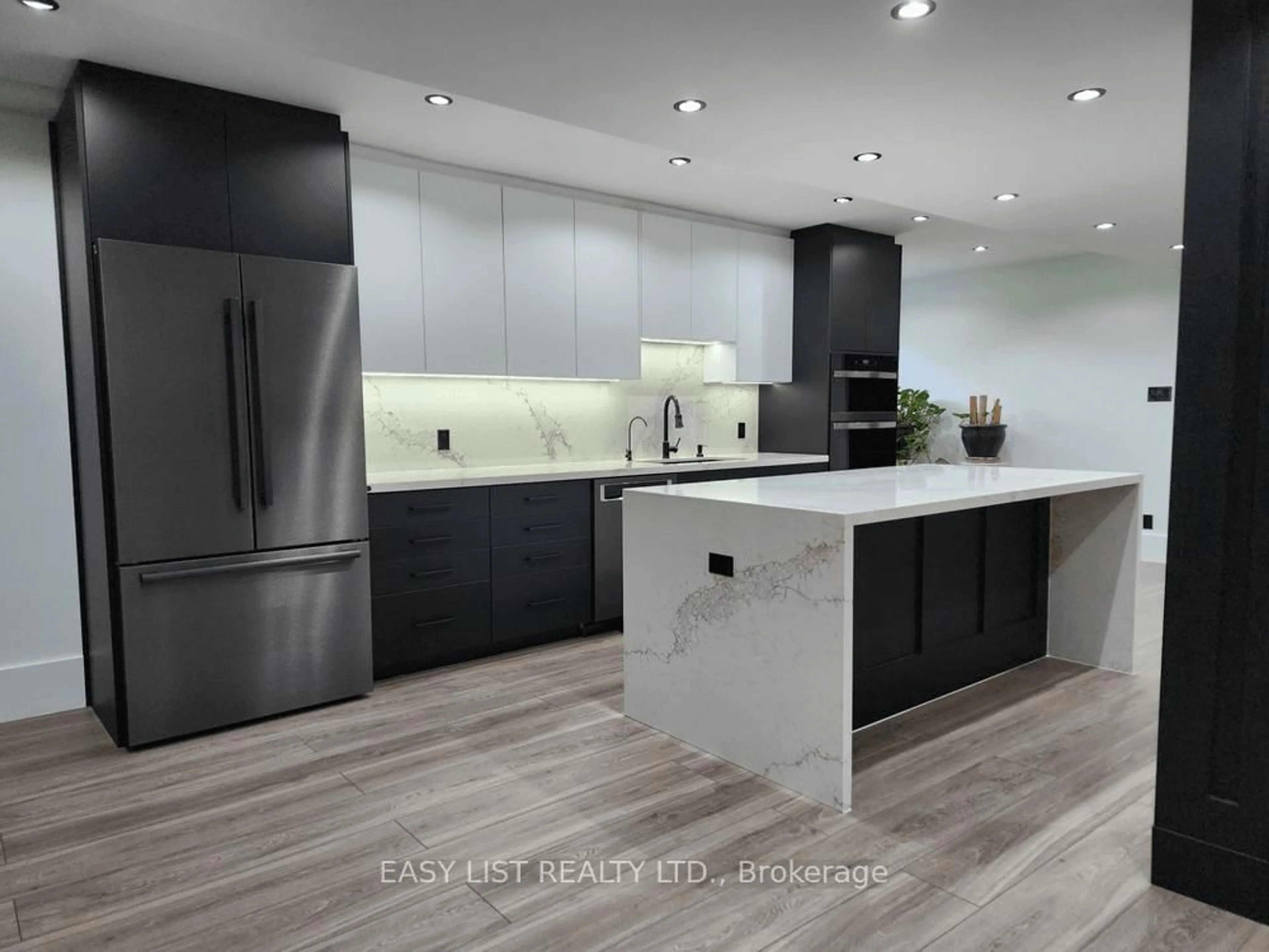 Contemporary kitchen, unknown for 48 Mill Run Gate, Uxbridge Ontario L9P 1R1