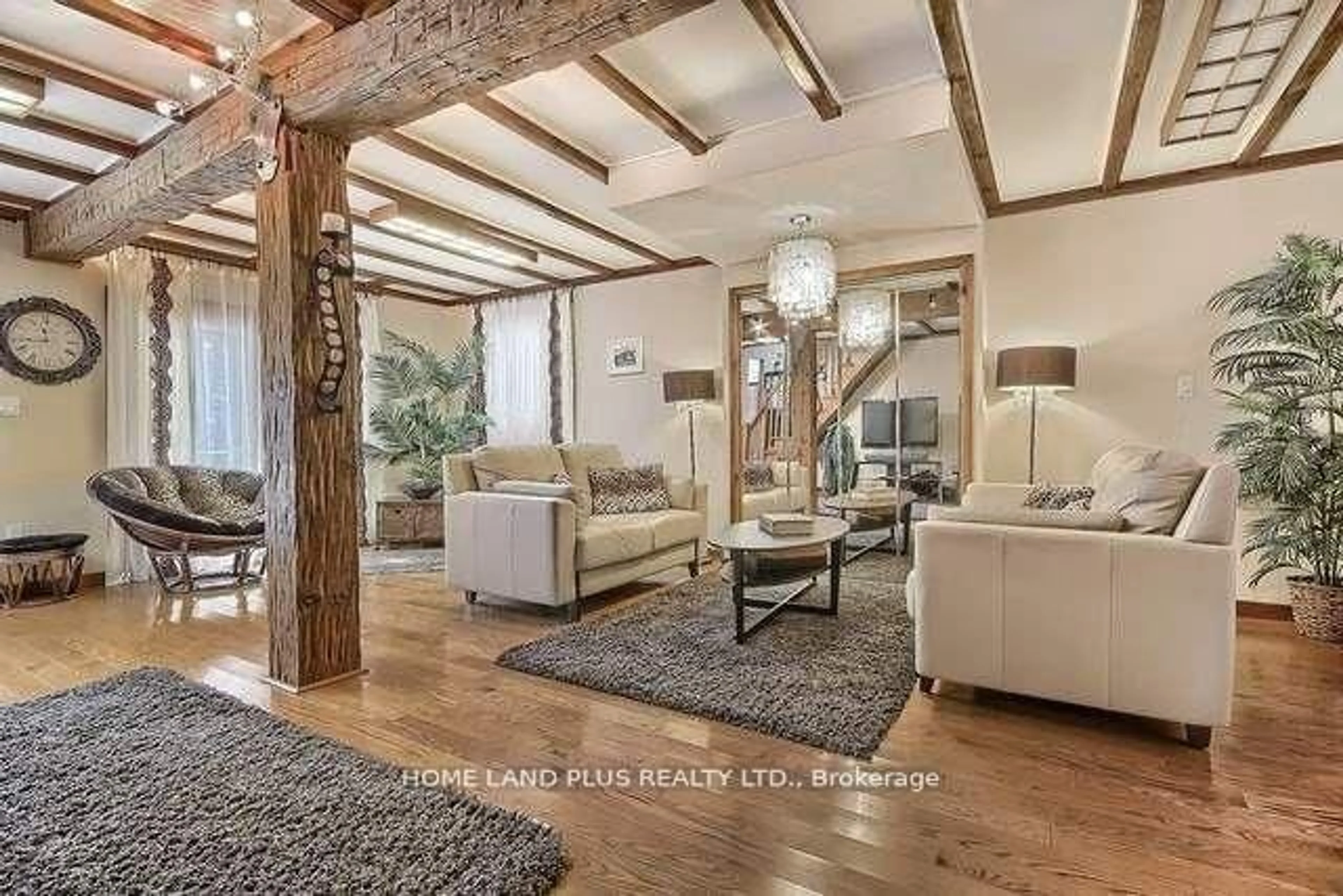 Living room with furniture, unknown for 17 Yongehurst Rd, Richmond Hill Ontario L4C 3T3