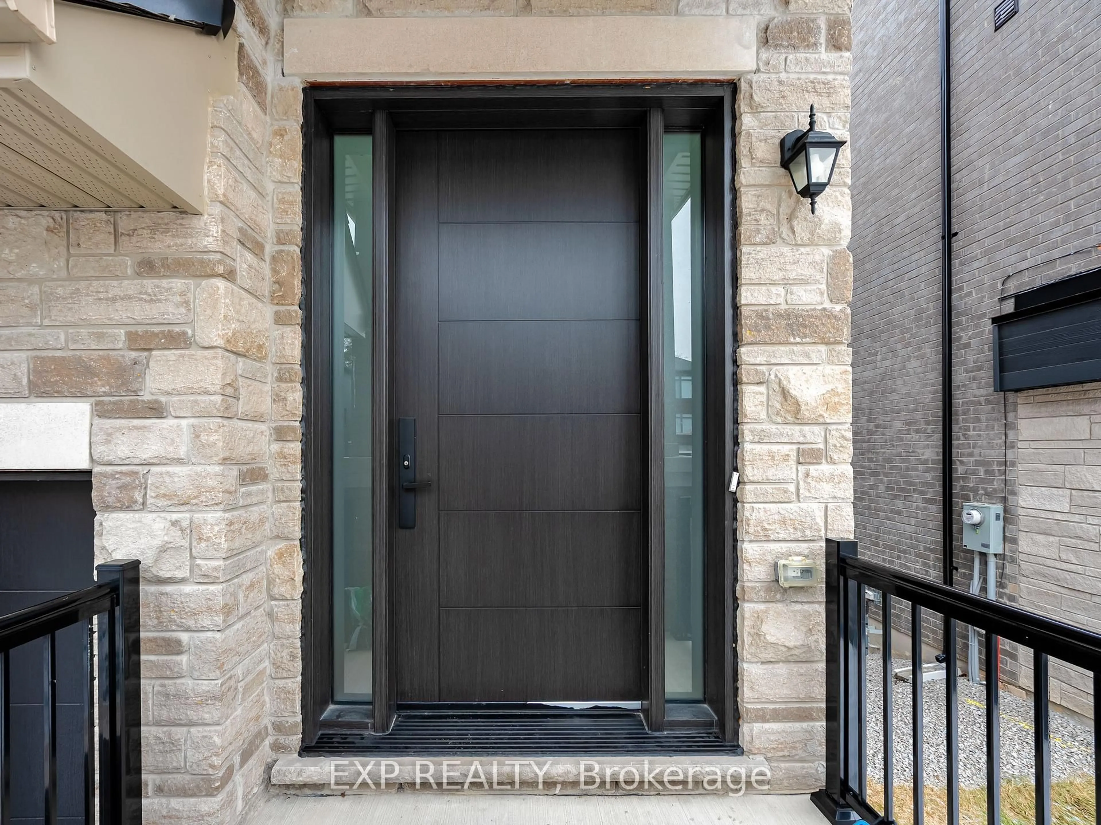 Indoor entryway for 51 Ahchie Crt, Vaughan Ontario L6A 5E5