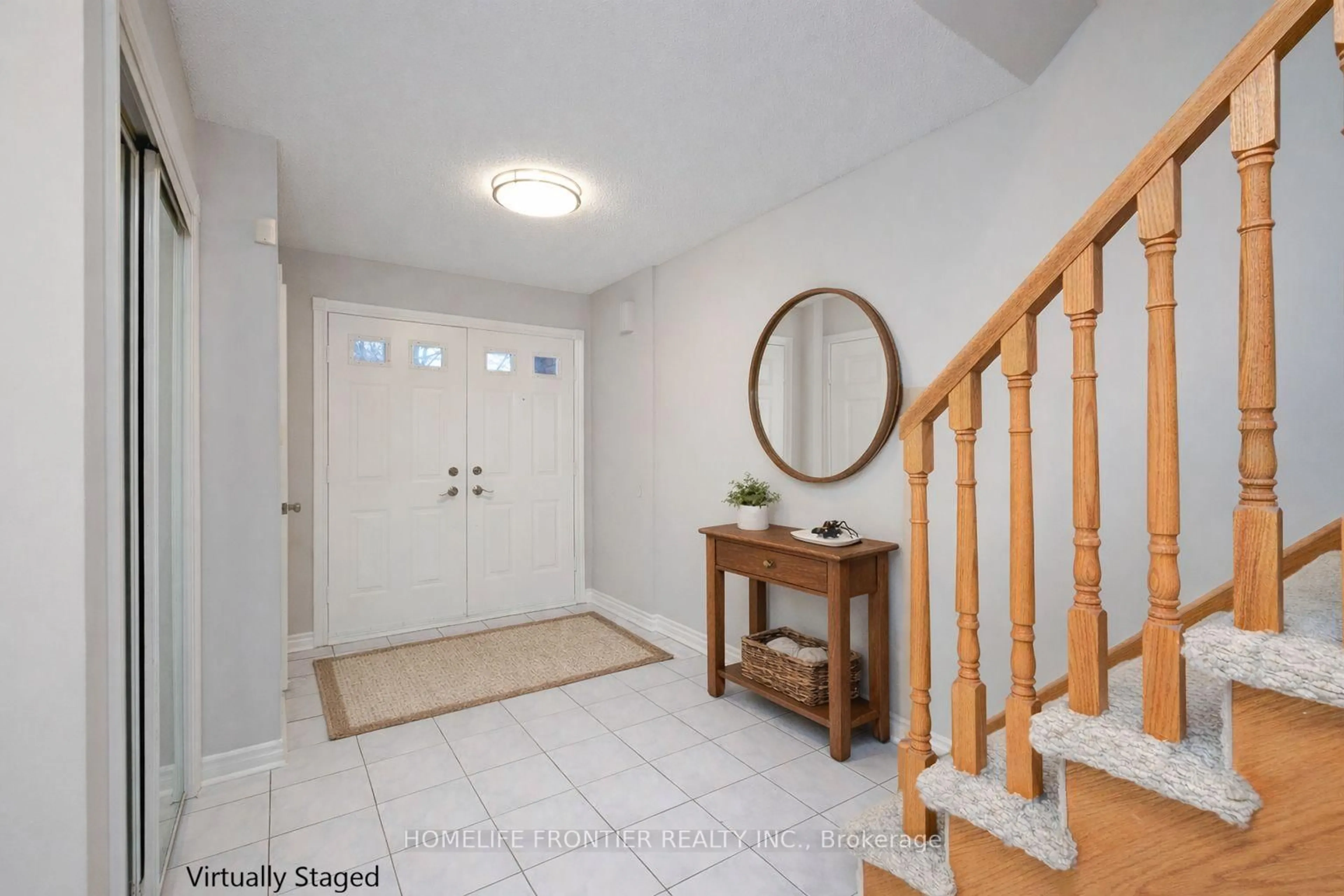 Indoor entryway for 247 Humberland Dr, Richmond Hill Ontario L4E 3T4