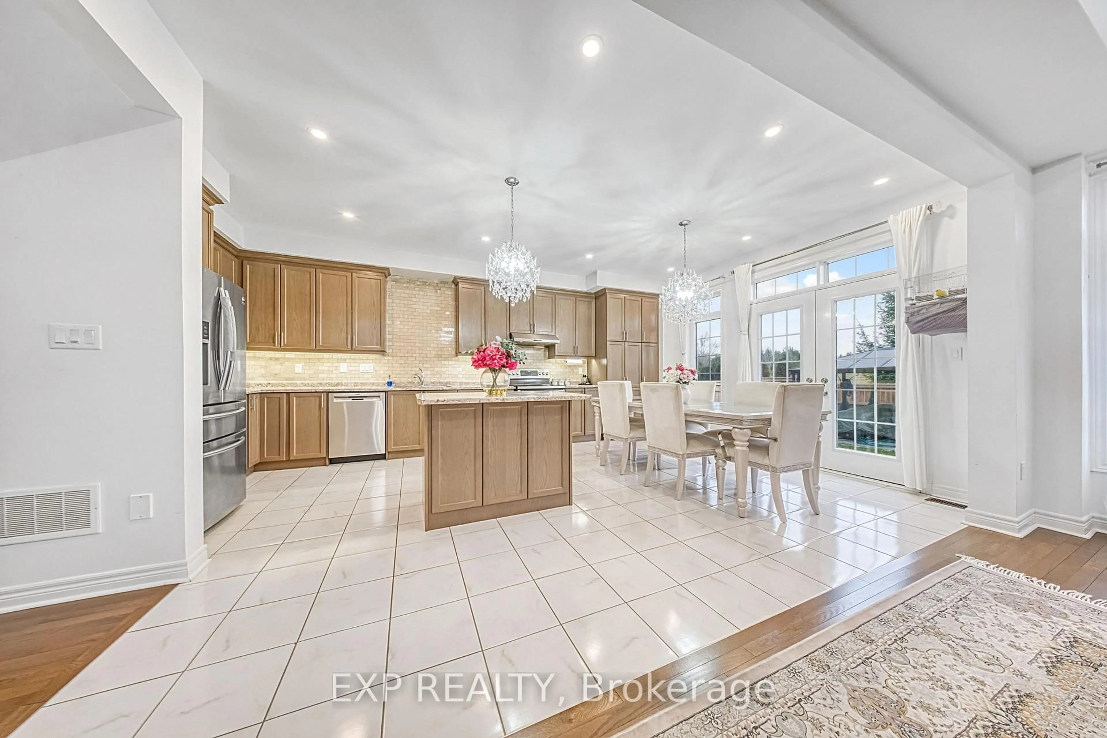 Open concept kitchen, ceramic/tile floor for 166 Inverness Way, Bradford West Gwillimbury Ontario L3Z 2A6