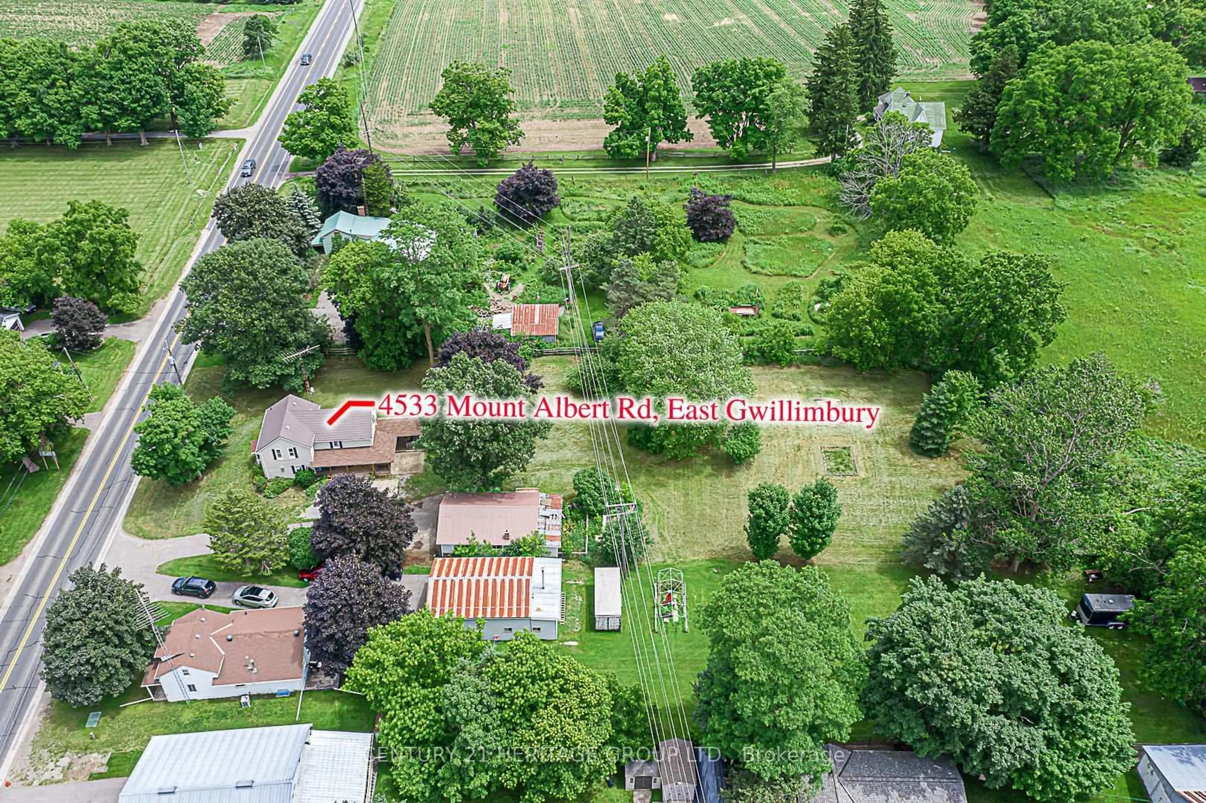 A pic from outside/outdoor area/front of a property/back of a property/a pic from drone, unknown for 4533 Mount Albert Rd, East Gwillimbury Ontario L0G 1M0