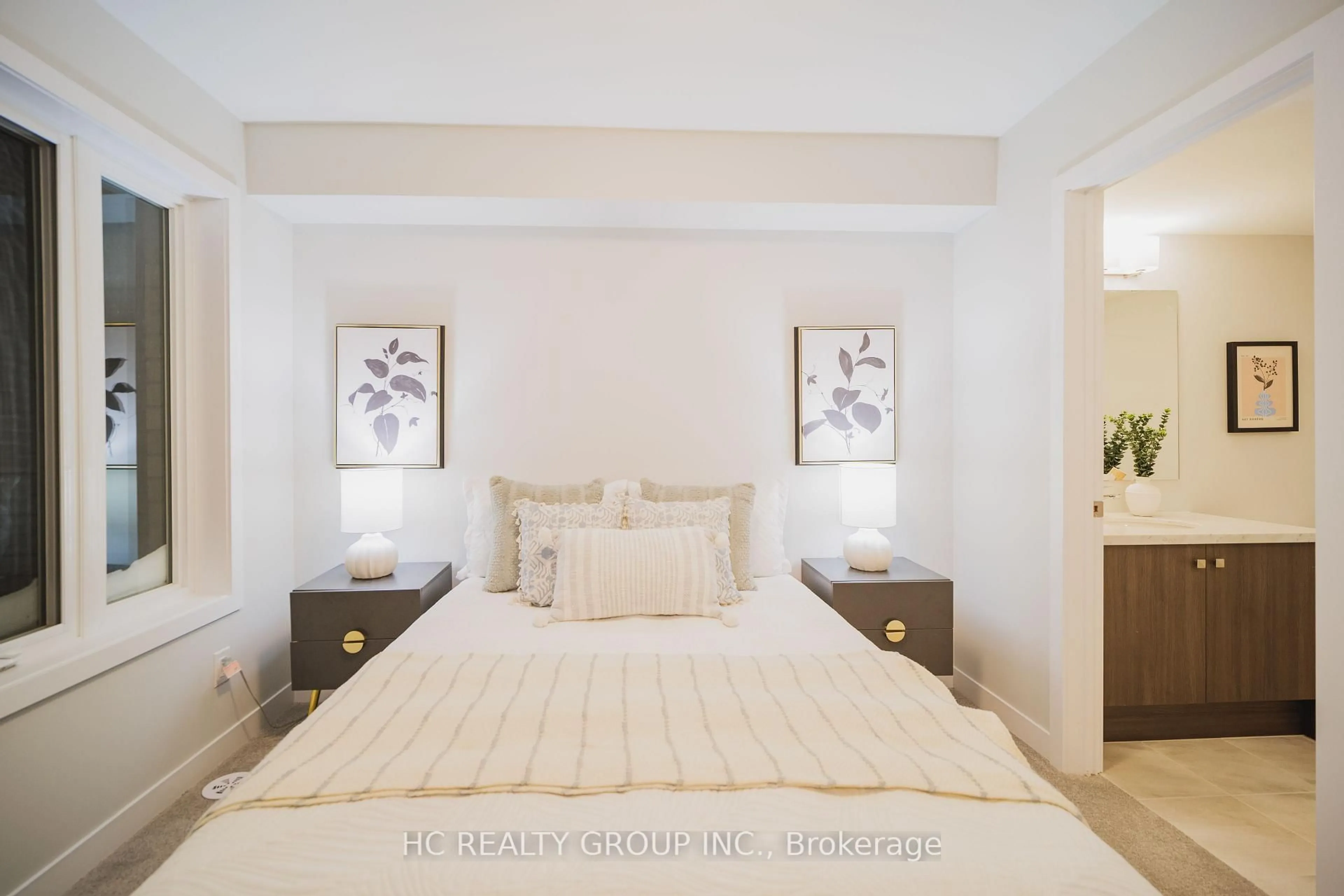 Bedroom with bed, unknown for 46 York Downs Blvd, Markham Ontario L6C 3K3