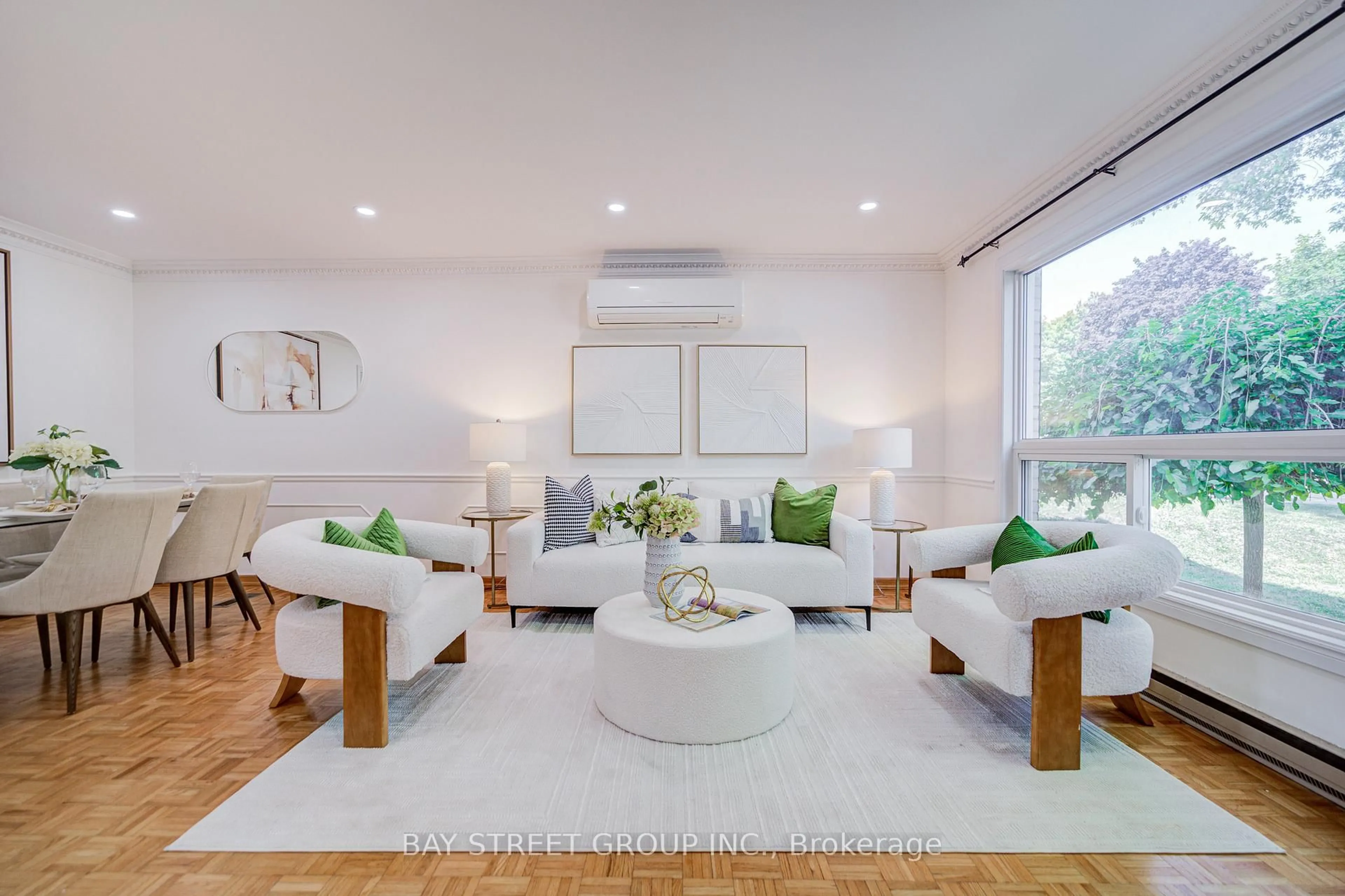 Living room with furniture, wood/laminate floor for 214 William Roe Blvd, Newmarket Ontario L3Y 1B5