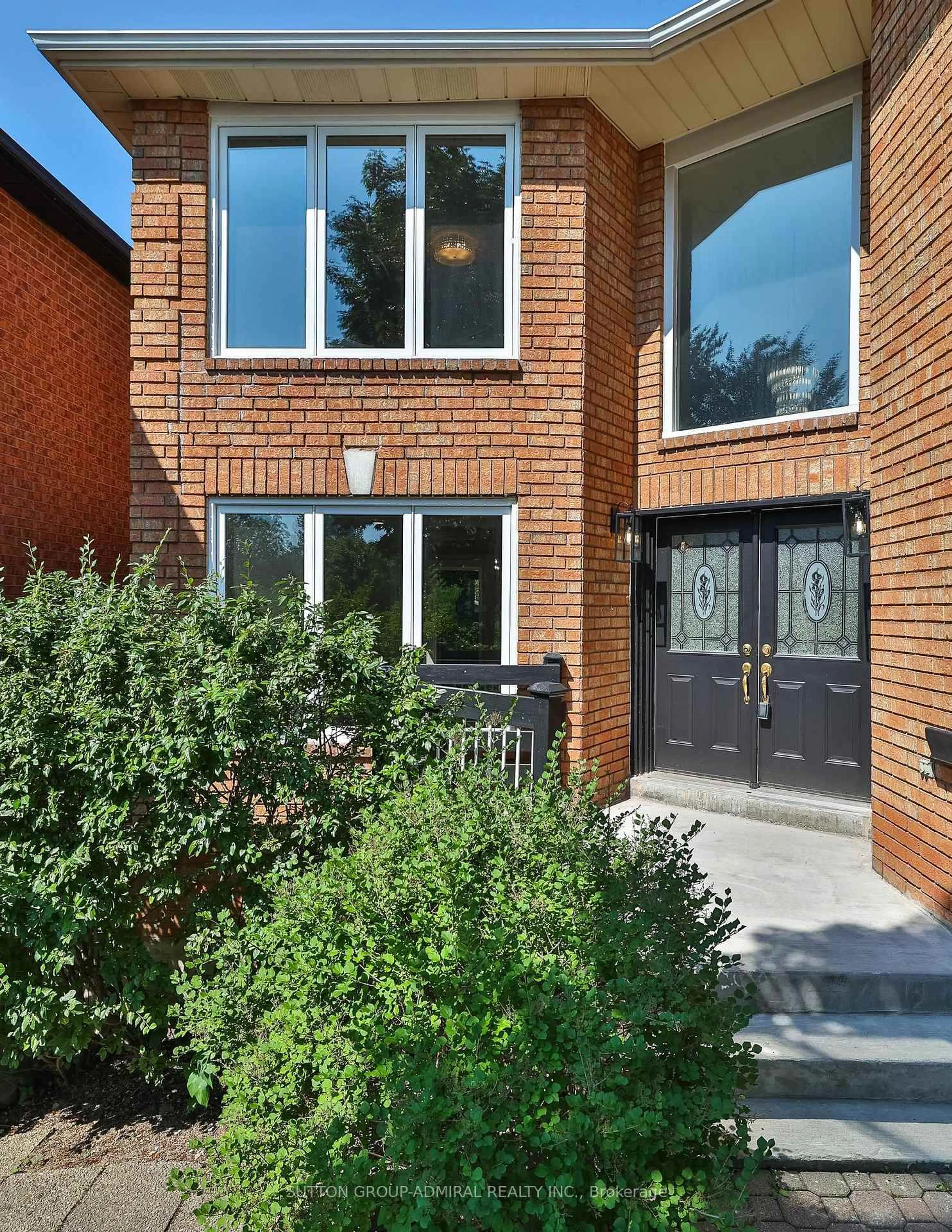 Home with brick exterior material, street for 27 Green Acres Rd, Vaughan Ontario L4J 4S2