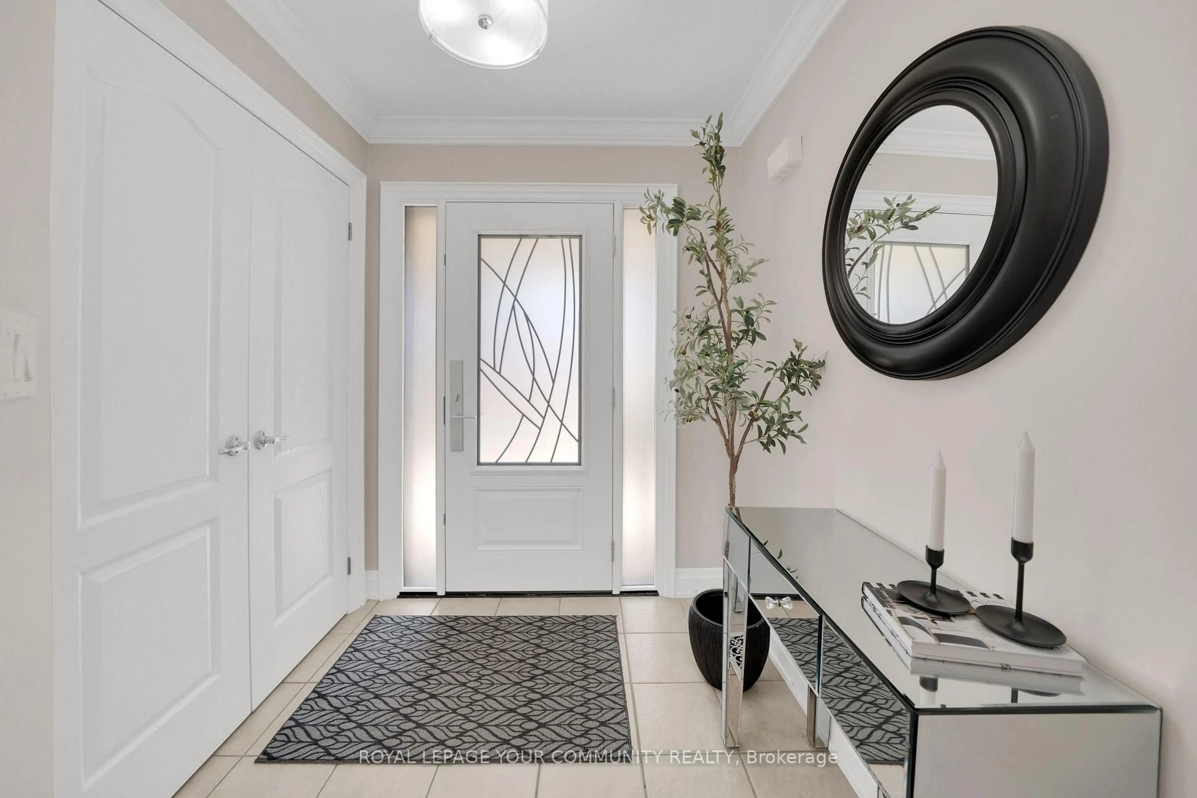 Indoor entryway for 57 Deepsprings Cres, Vaughan Ontario L6A 3L7