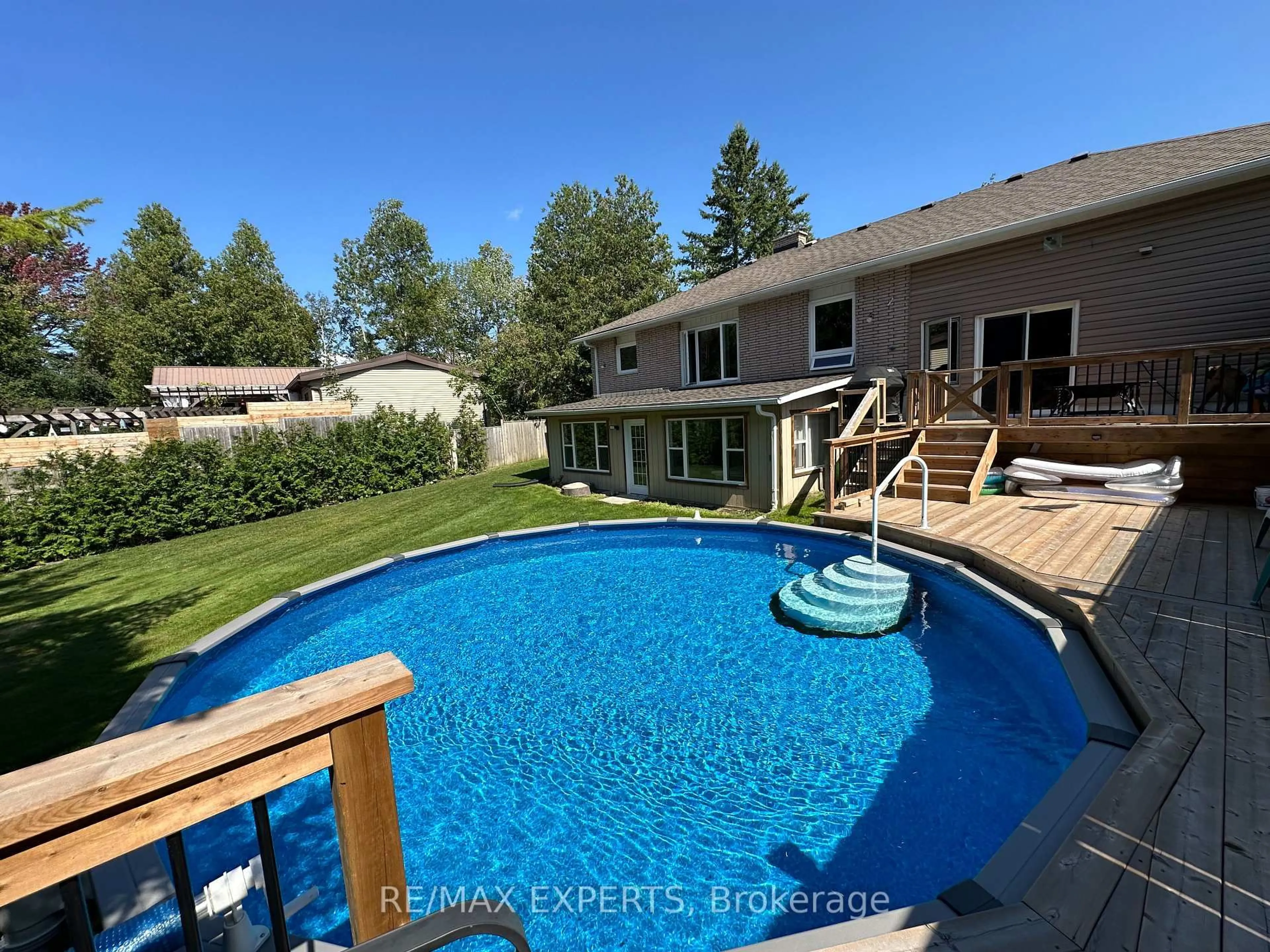 Pool for 6 Otter Cove Rd, Georgina Ontario L0E 1N0
