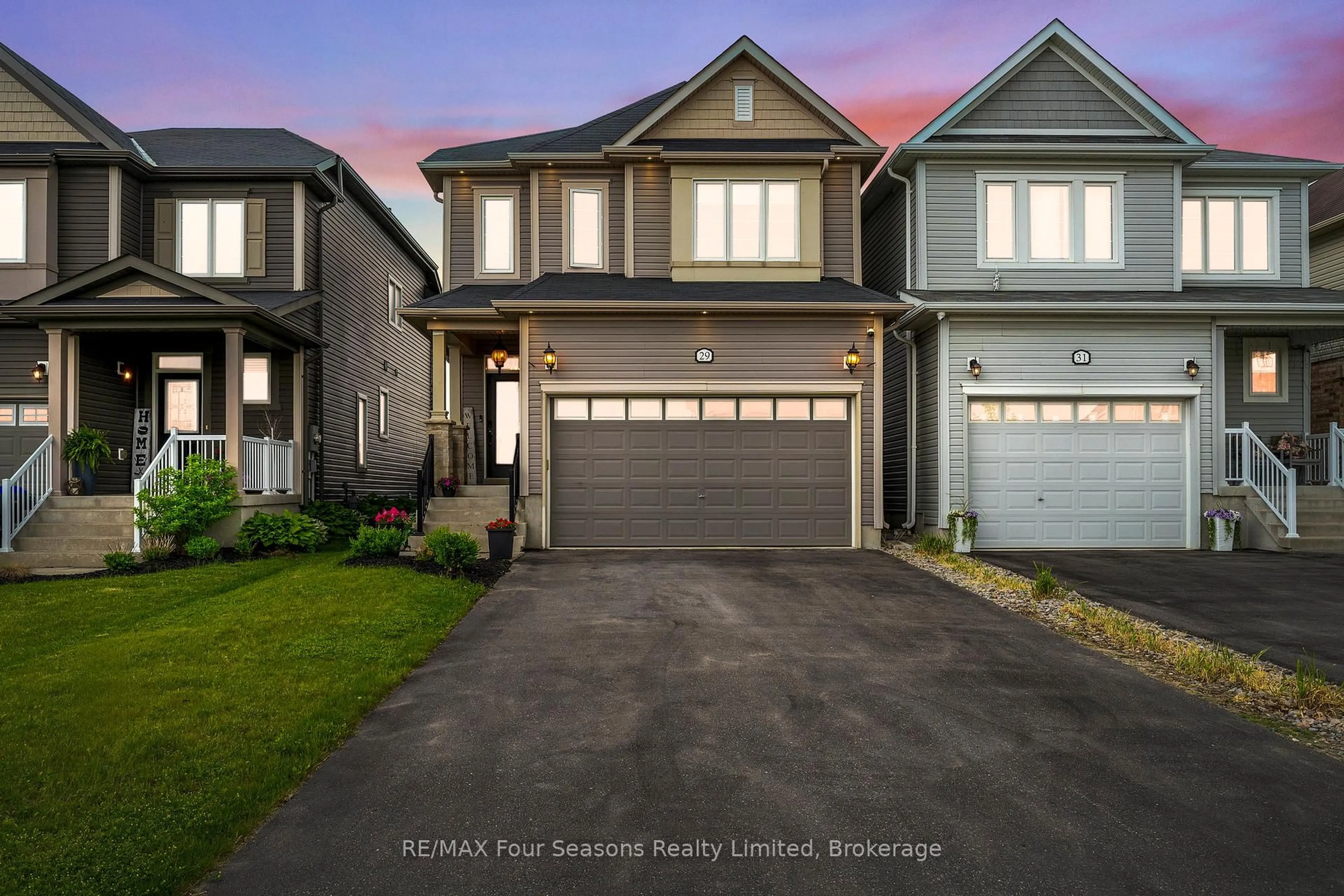 Home with vinyl exterior material, street for 29 Wagner Cres, Essa Ontario L0M 1B5