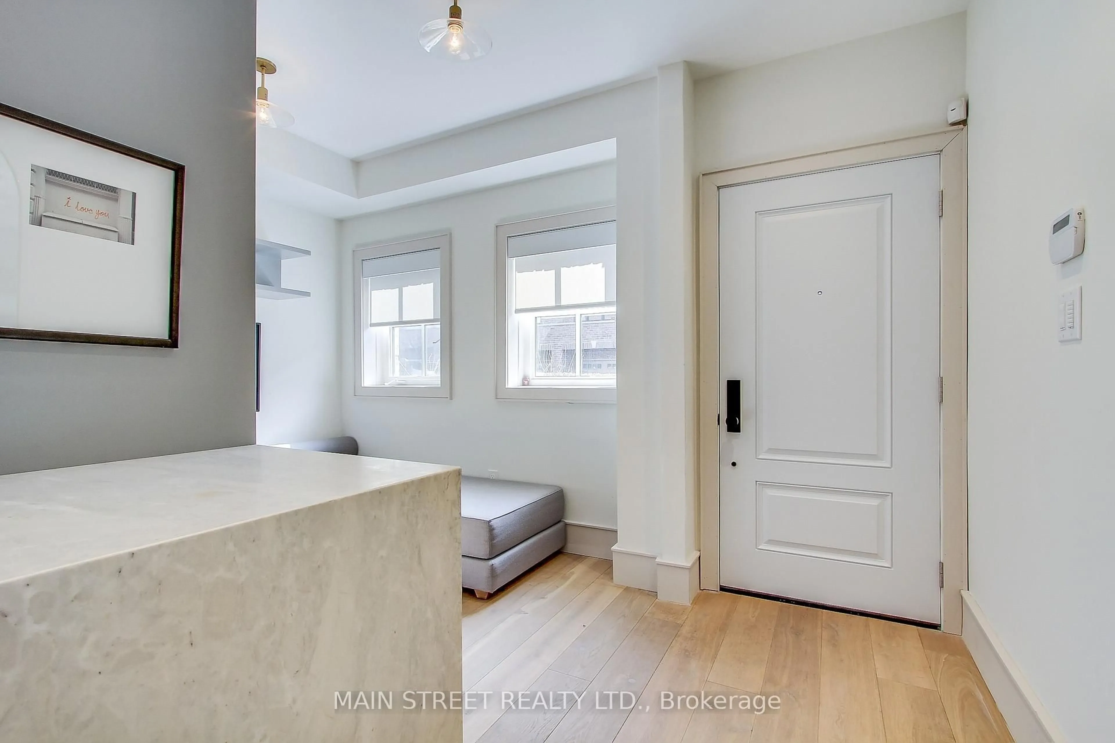 Indoor entryway for 12 Powseland Cres #27, Vaughan Ontario L4L 0C5