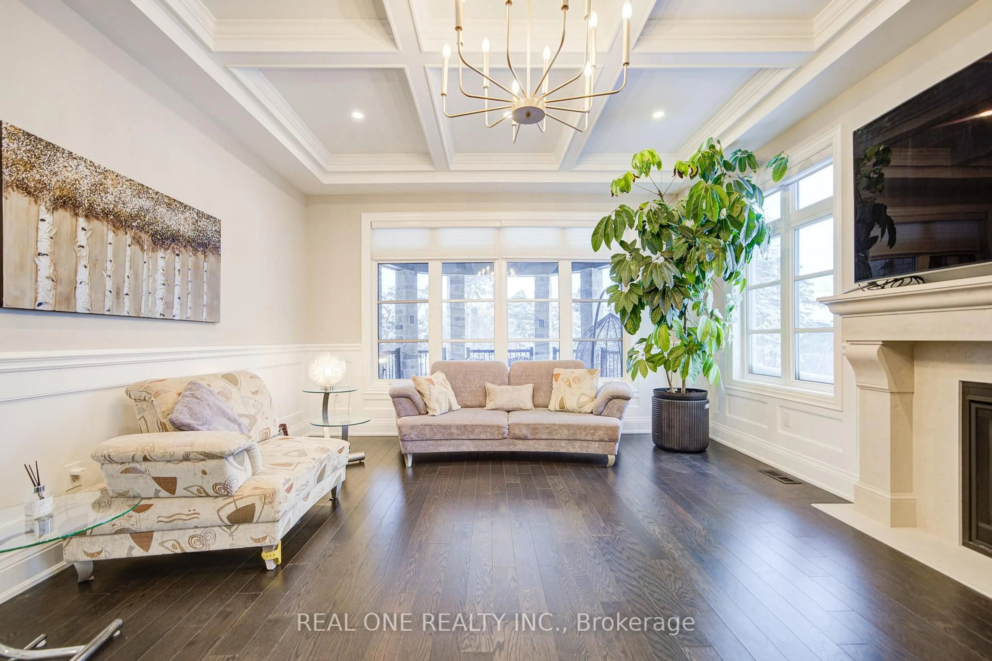 Indoor entryway for 99 Glensteeple Tr, Aurora Ontario L4G 3T1