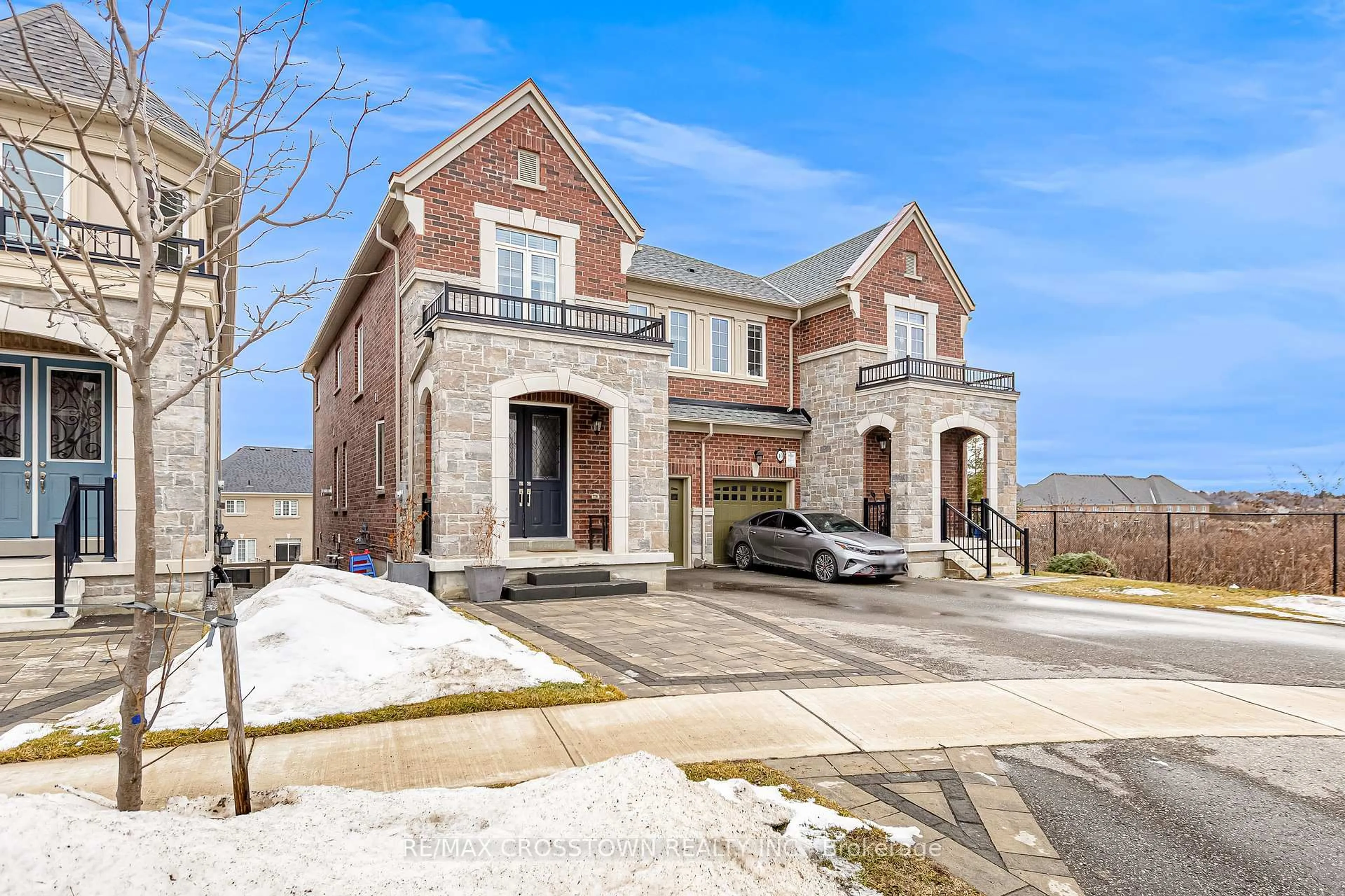 Home with brick exterior material, street for 38 Richard Boyd Dr, East Gwillimbury Ontario L9N 0S6
