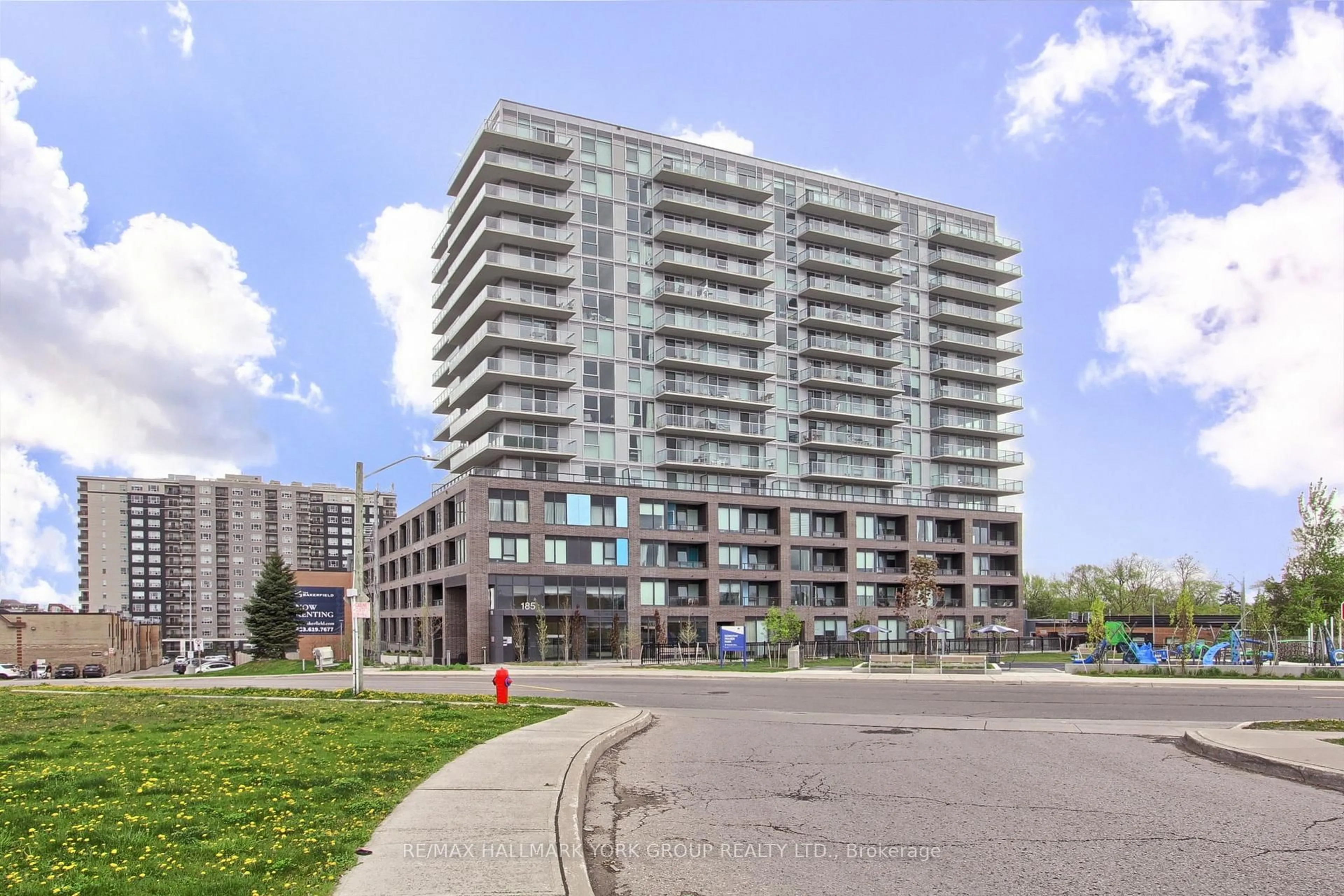 Unknown for 185 Deerfield Rd #419, Newmarket Ontario L3Y 0G7