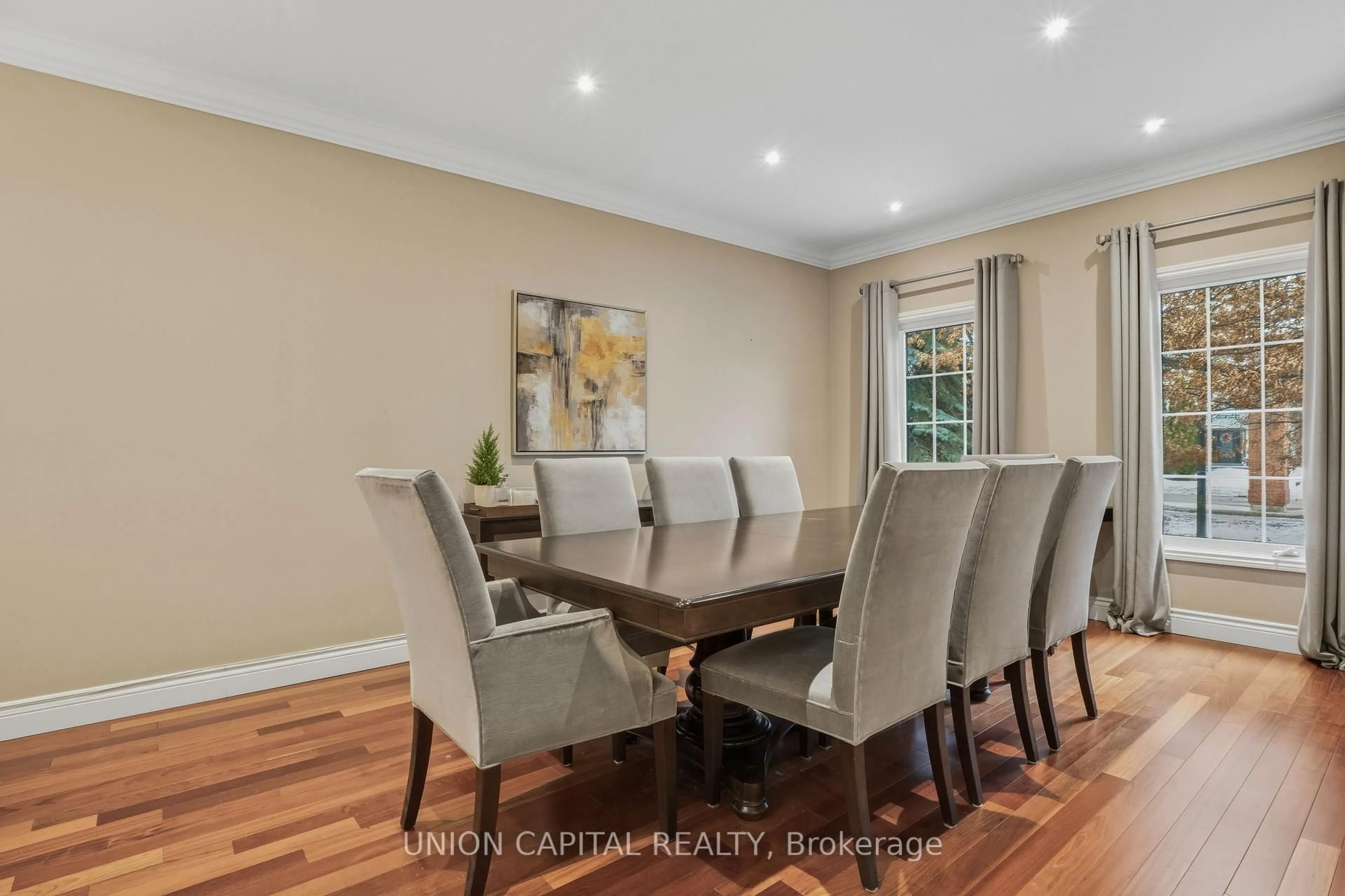 Dining room, wood/laminate floor for 110 Regent St, Richmond Hill Ontario L4C 9P4