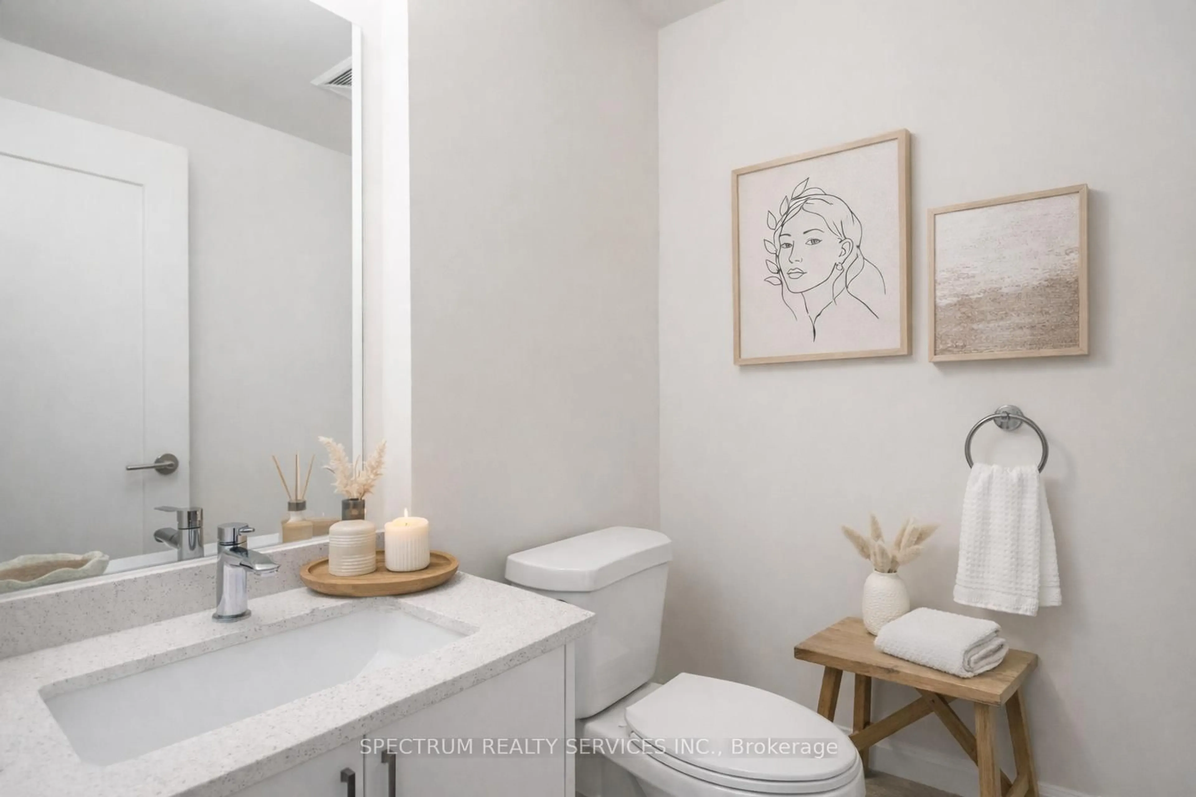 Contemporary bathroom, ceramic/tile floor for 9000 Jane St #906, Vaughan Ontario L4K 0M6