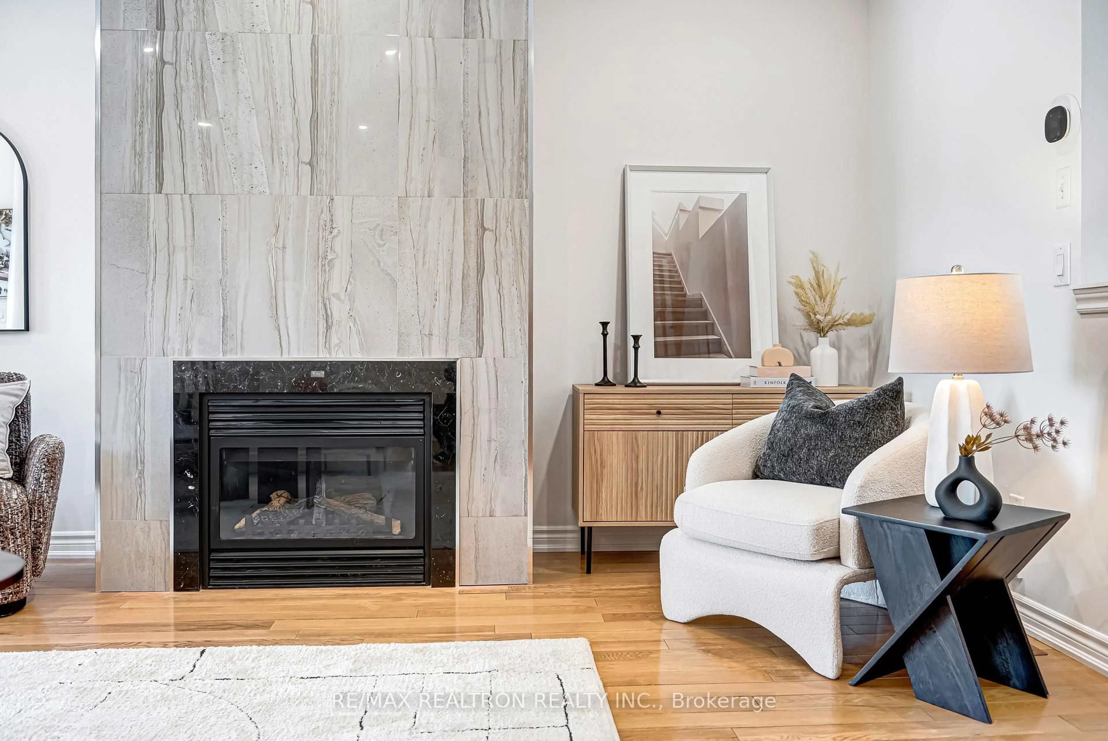 Living room with furniture, unknown for 61 Romance Dr, Richmond Hill Ontario L4S 2R7