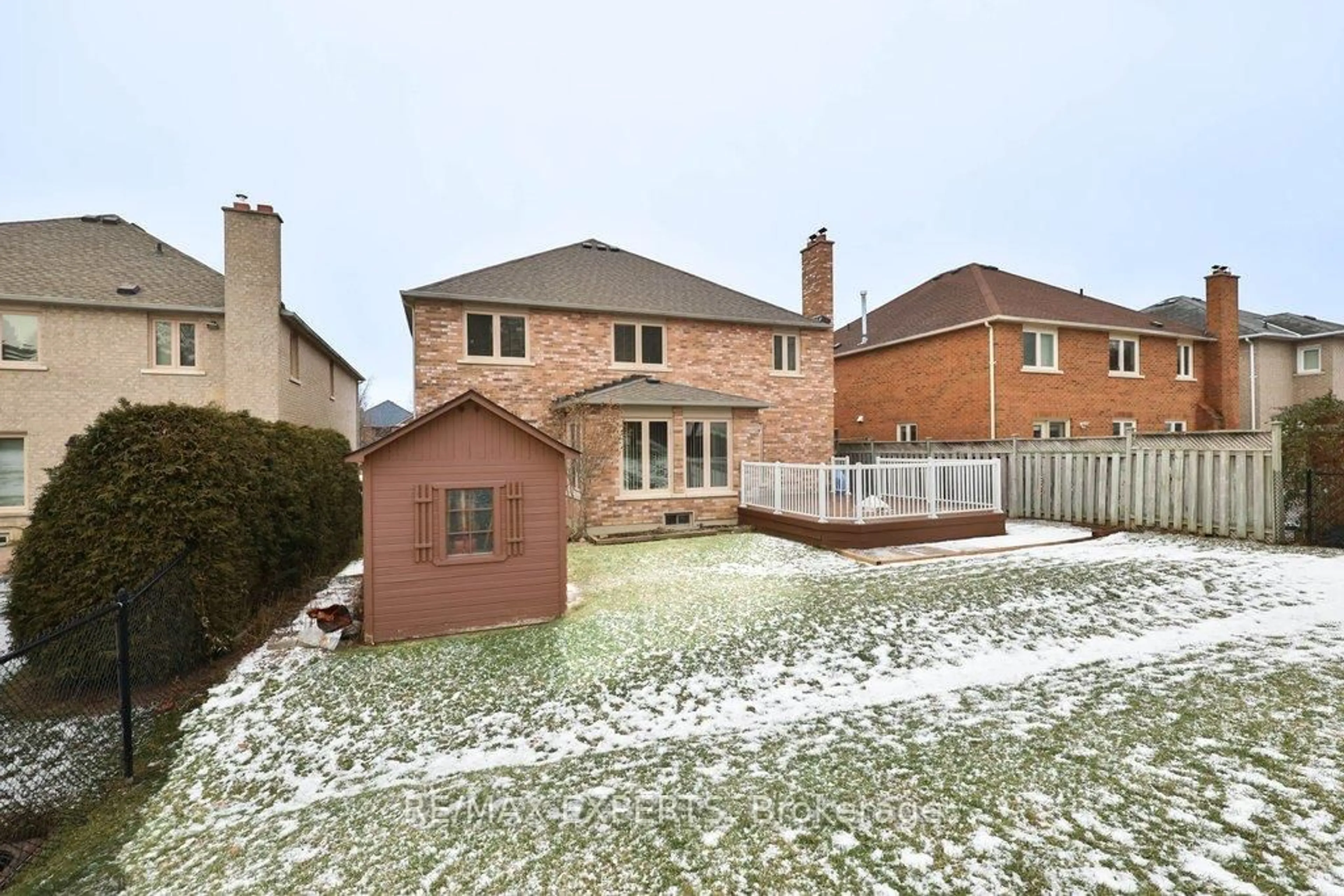 A pic from outside/outdoor area/front of a property/back of a property/a pic from drone, street for 102 Vaughan Mills Rd, Vaughan Ontario L4H 1C8