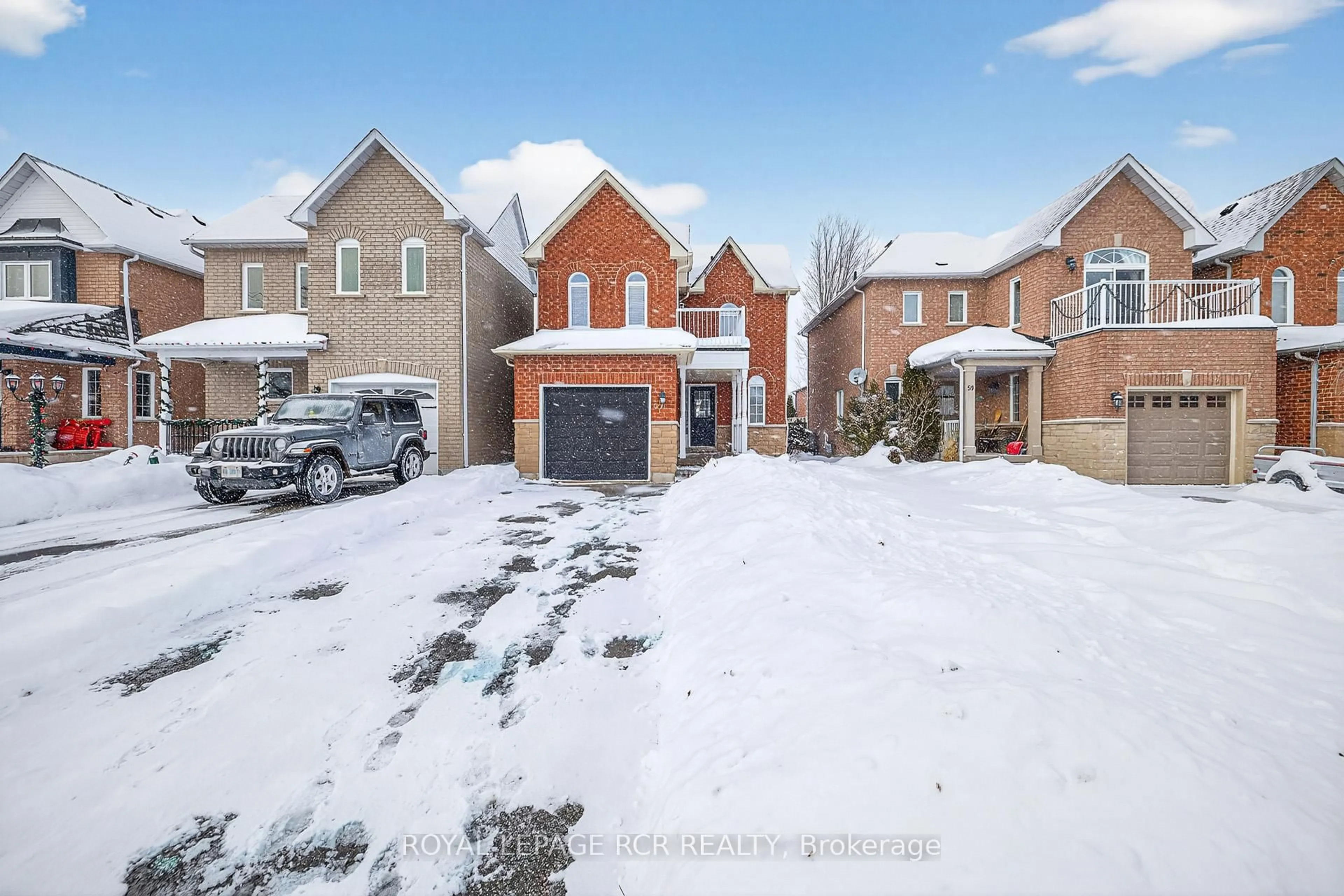 A pic from outside/outdoor area/front of a property/back of a property/a pic from drone, street for 57 Bolster Lane, Uxbridge Ontario L9P 1X8