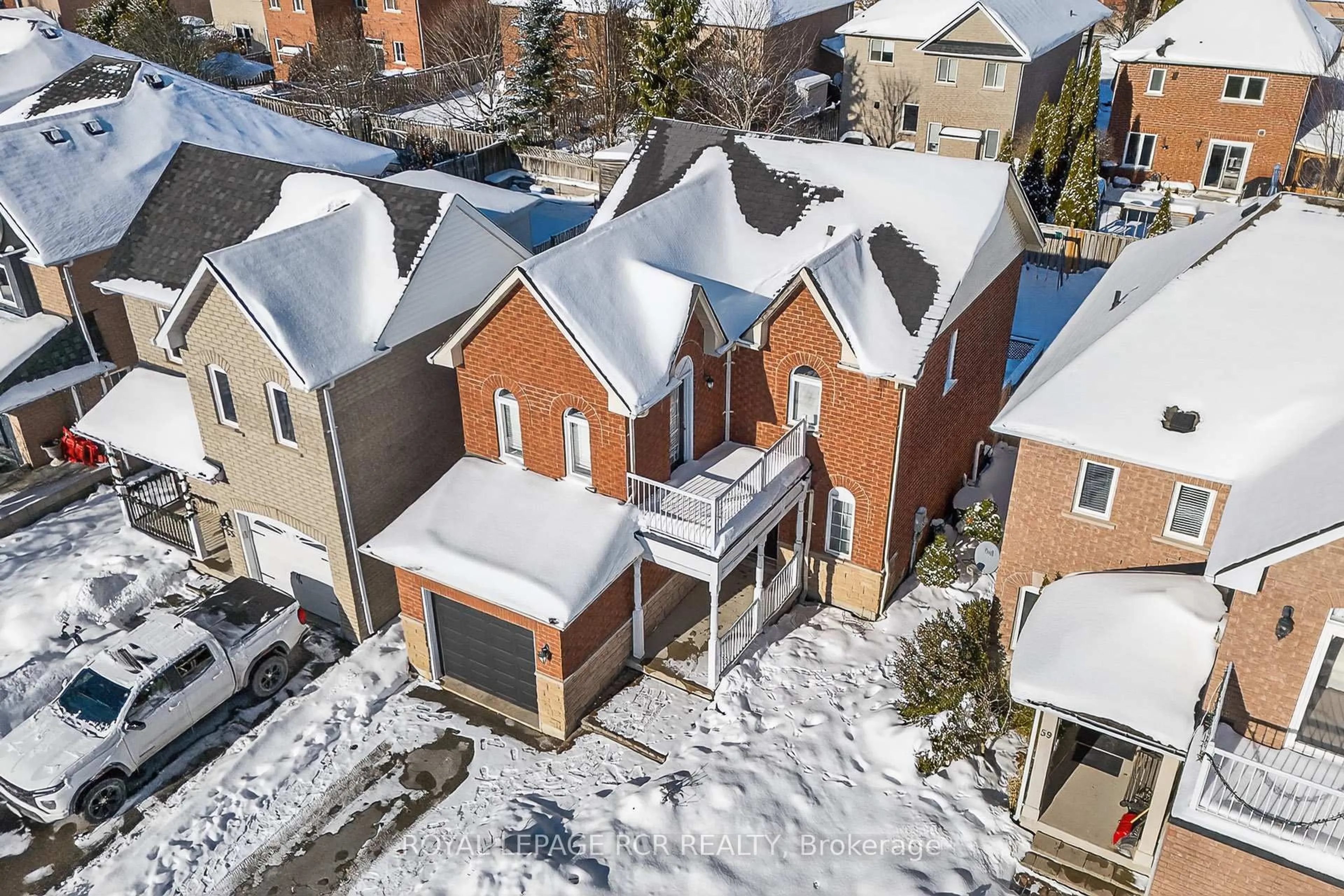 A pic from outside/outdoor area/front of a property/back of a property/a pic from drone, street for 57 Bolster Lane, Uxbridge Ontario L9P 1X8