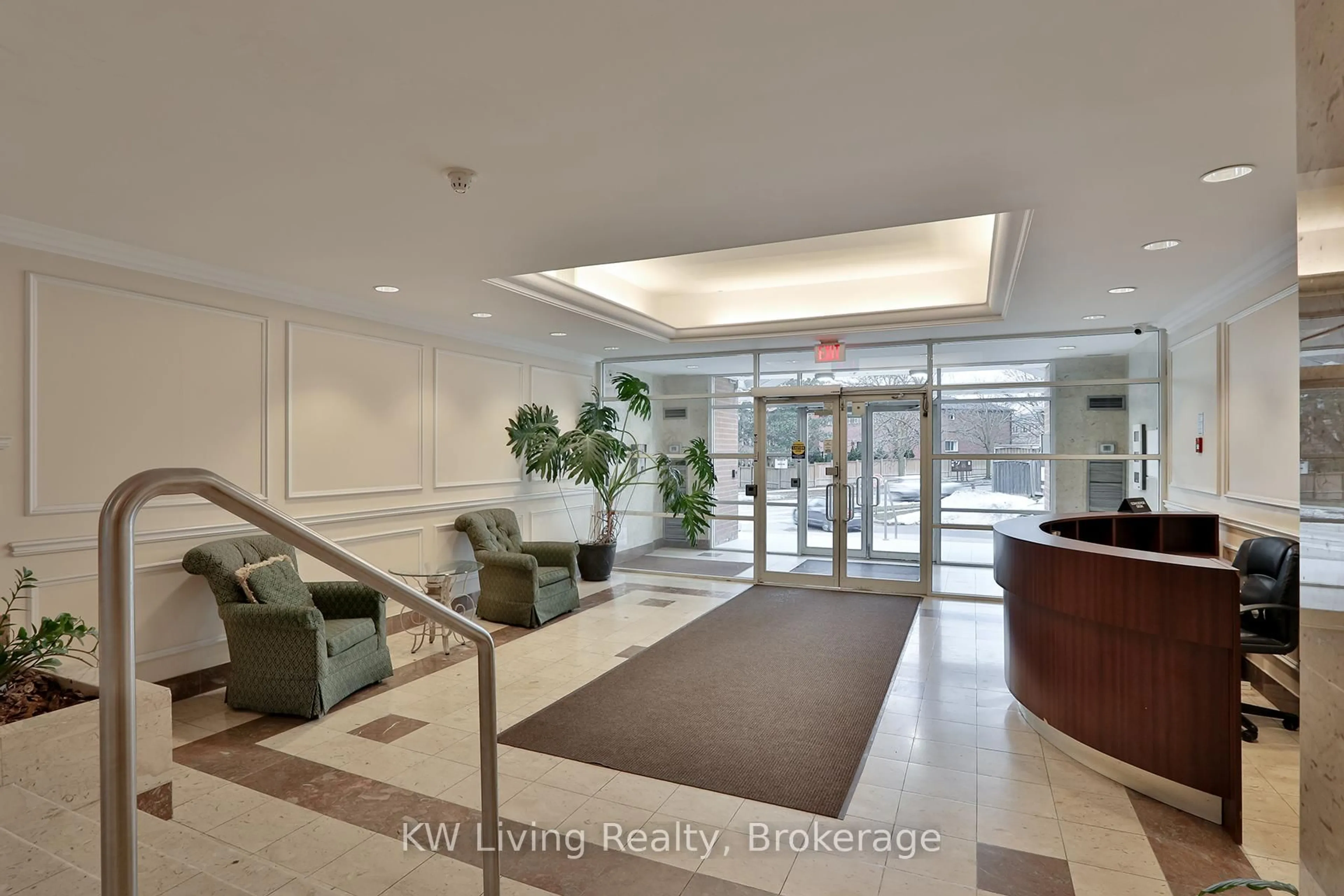 Lobby for 9 Chalmers Rd #101, Richmond Hill Ontario L4B 3N3