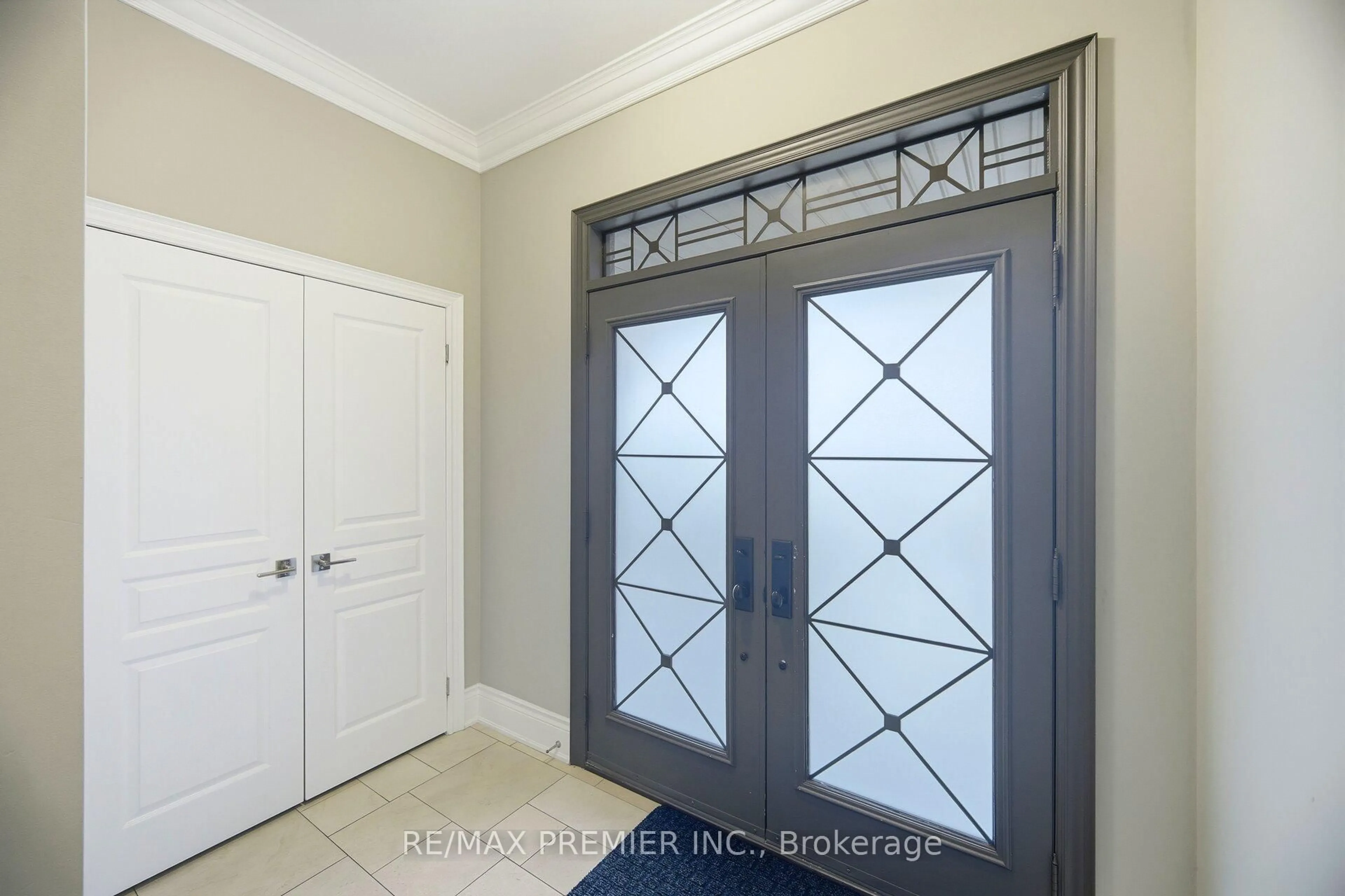 Indoor entryway for 56 Stark Cres, Vaughan Ontario L4H 0J4