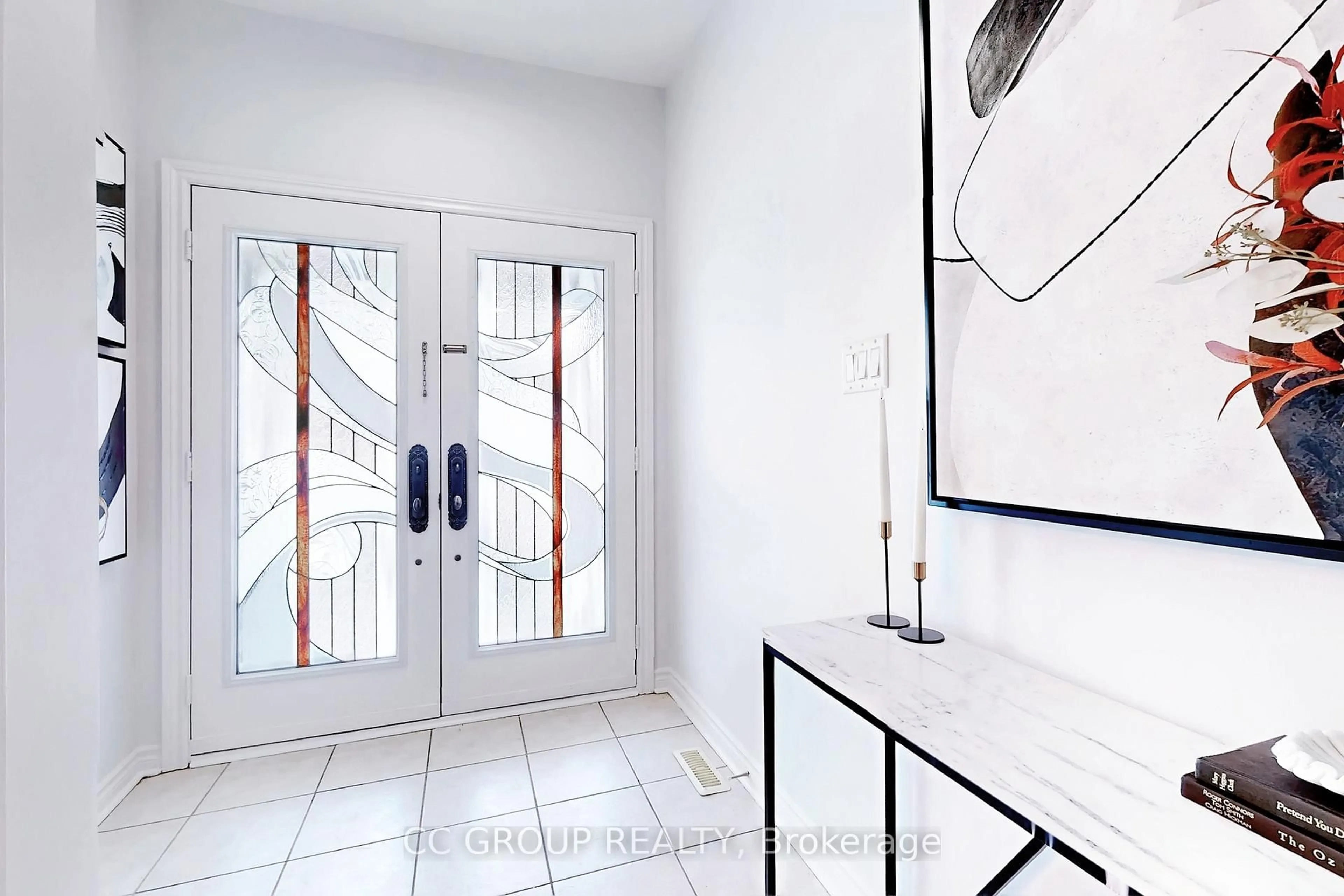 Indoor entryway for 17 Lander Cres, Vaughan Ontario L4J 8V3