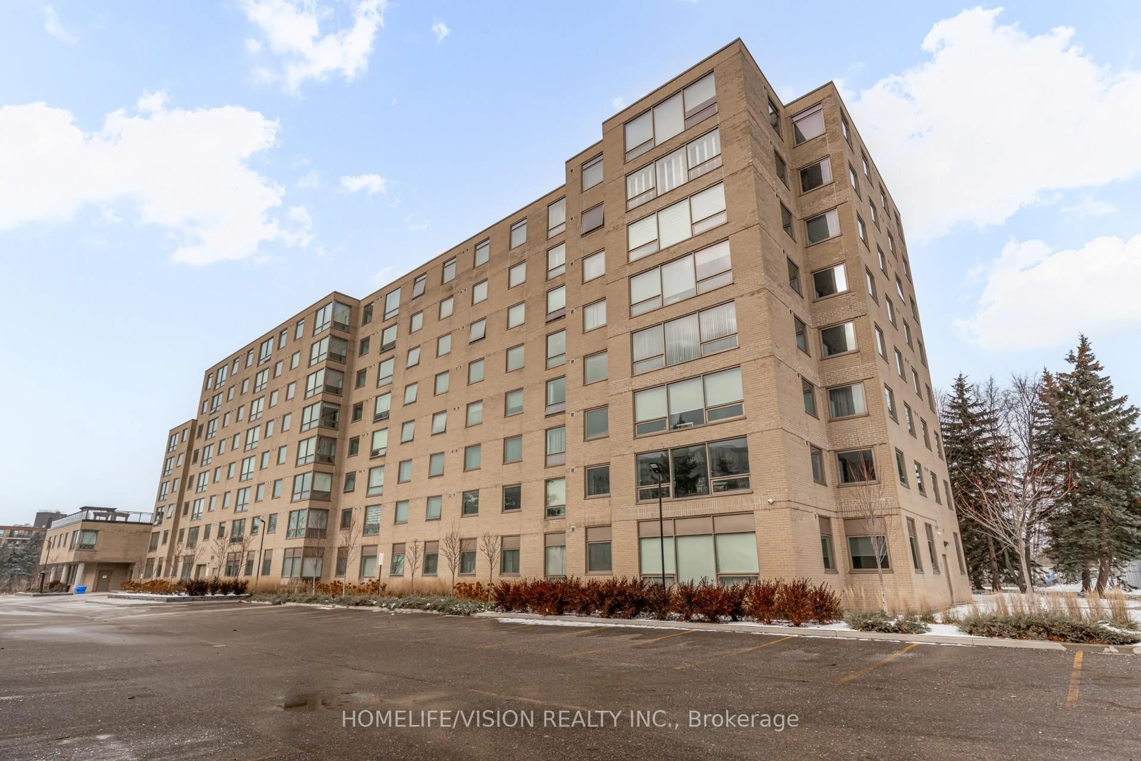 Unknown for 326 Major Mackenzie Dr #807, Richmond Hill Ontario L4C 1J3