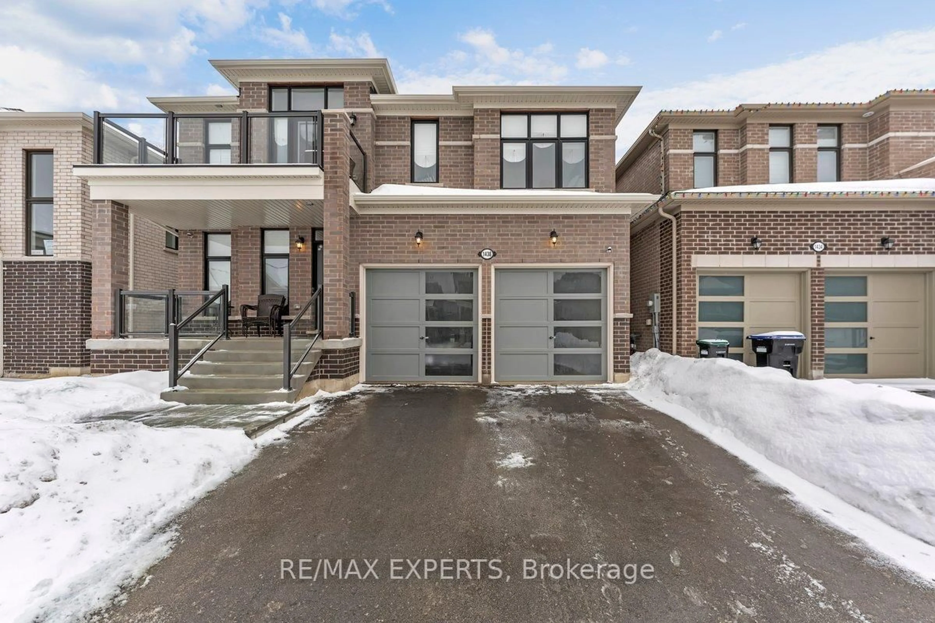Home with brick exterior material, street for 1438 Davis Loop, Innisfil Ontario L0L 1W0