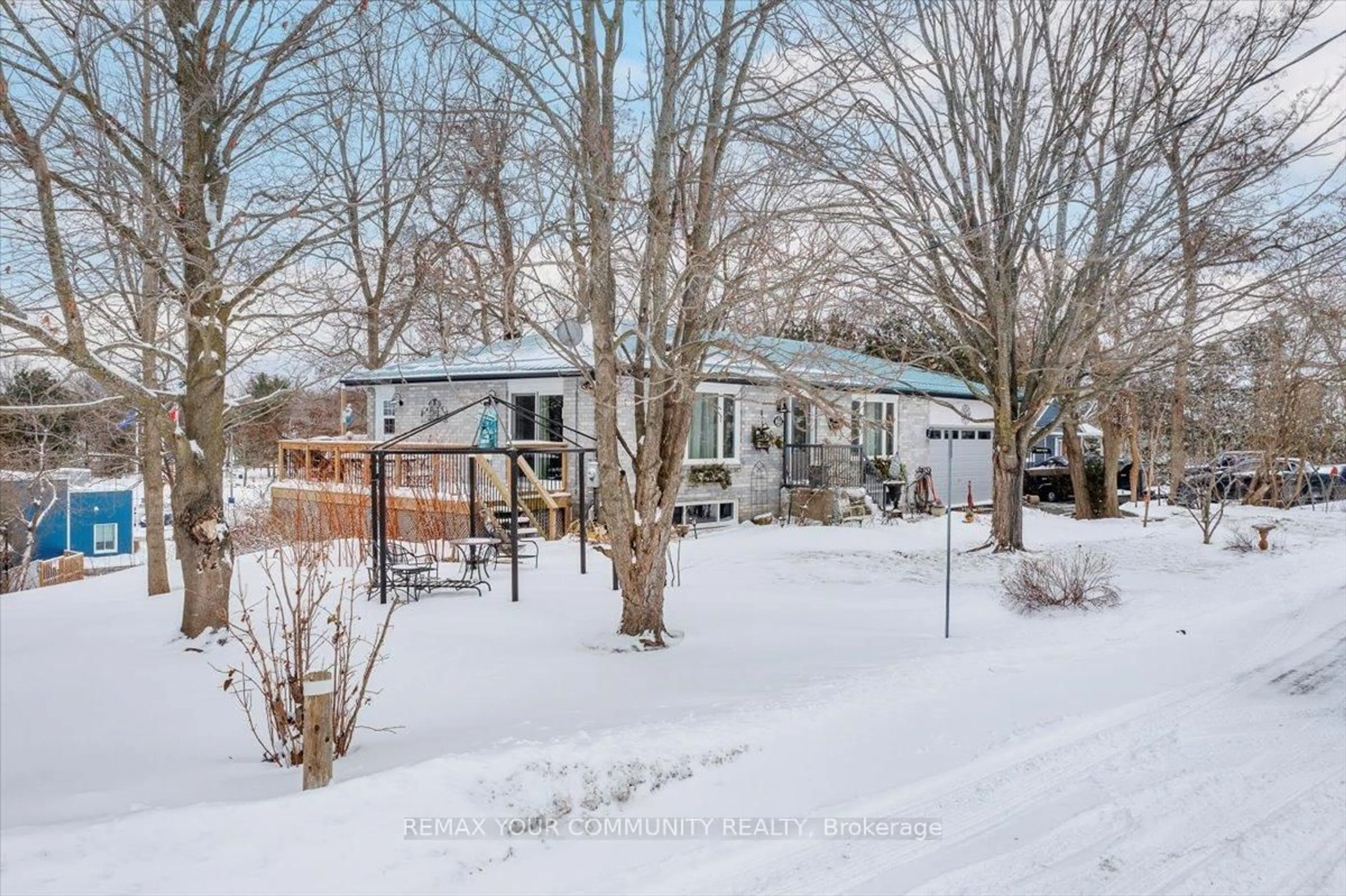 A pic from outside/outdoor area/front of a property/back of a property/a pic from drone, unknown for 21 Malone Rd, Georgina Ontario L0E 1L0