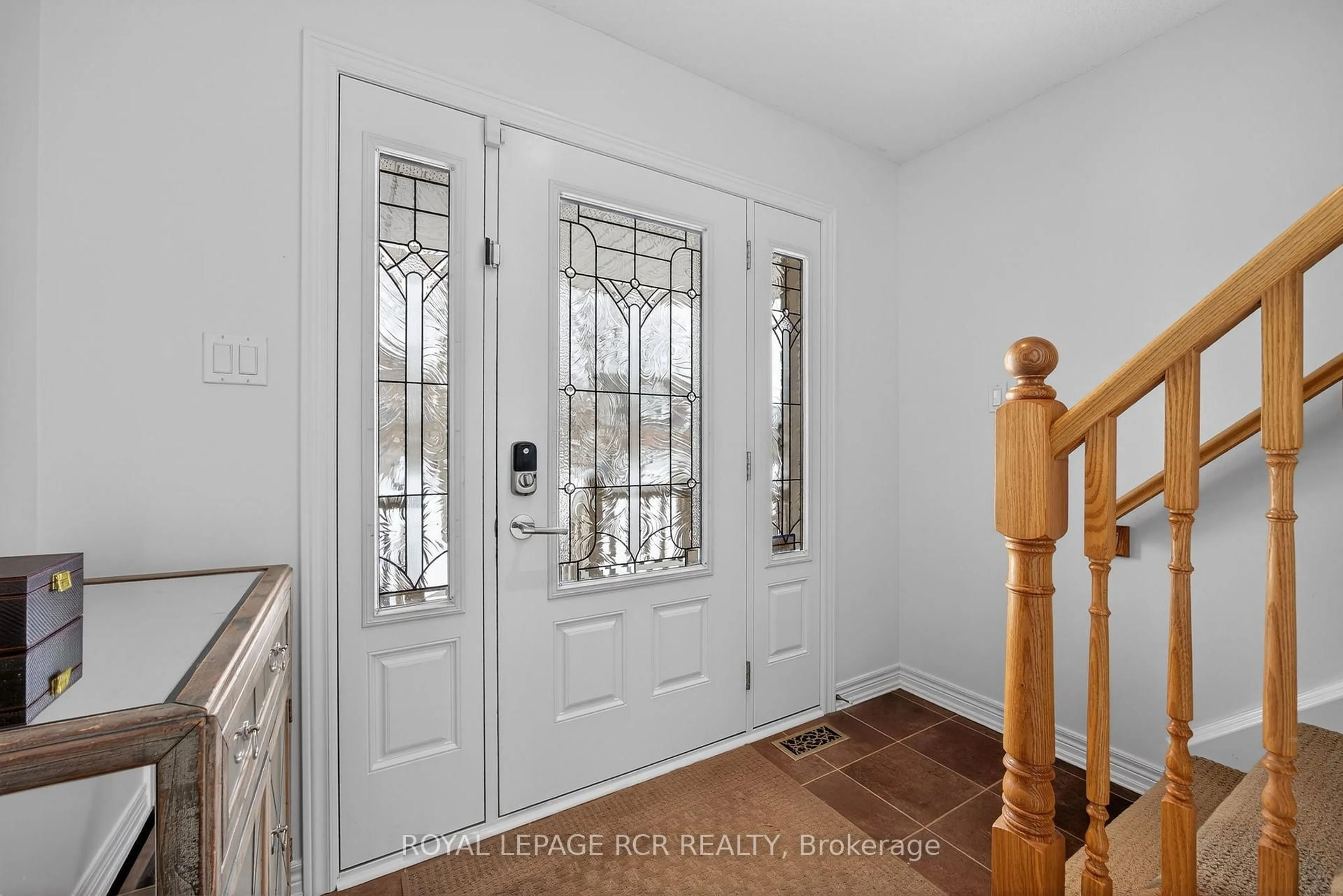 Indoor entryway for 116 Shephard Ave, New Tecumseth Ontario L9R 2G4