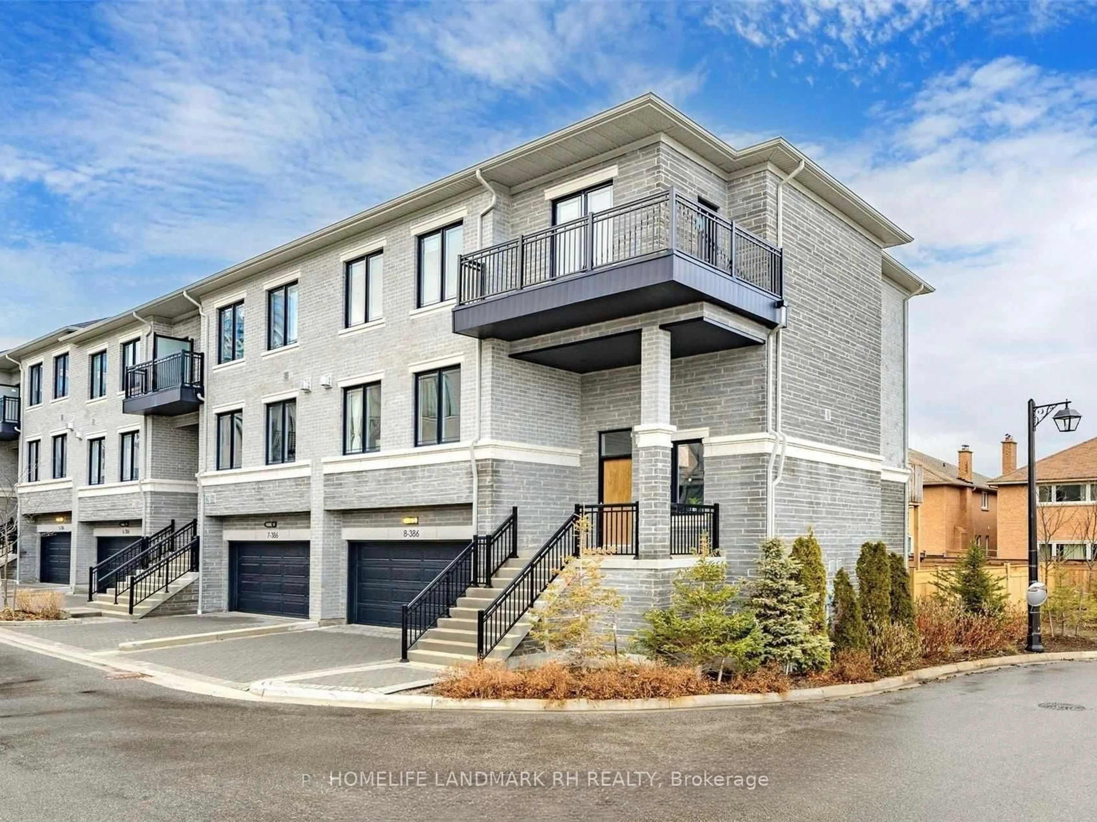 Home with brick exterior material, street for 386 Highway 7 #TH #8, Richmond Hill Ontario L4B 0G5