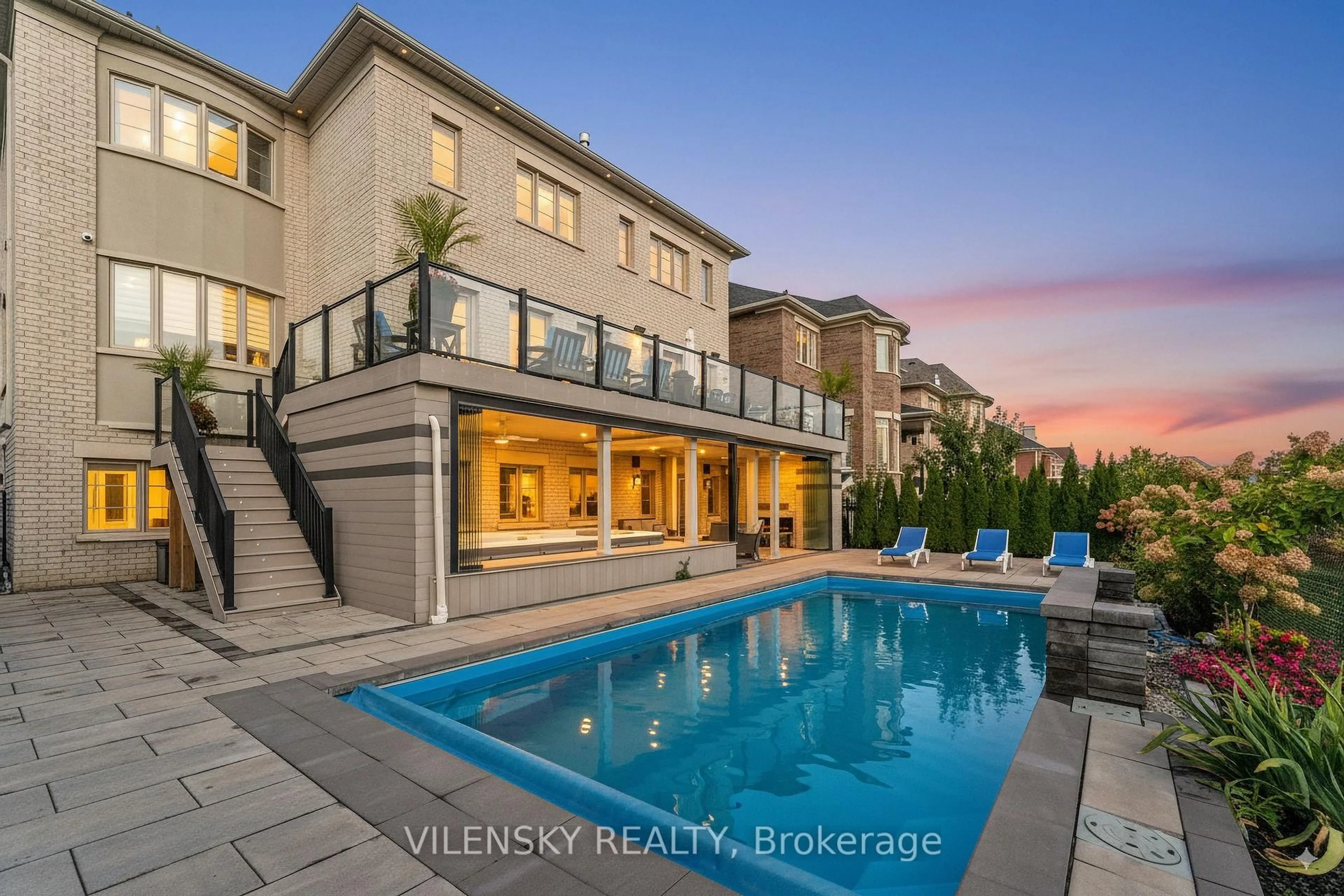 Pool for 175 Woodgate Pines Dr, Vaughan Ontario L4H 4K5