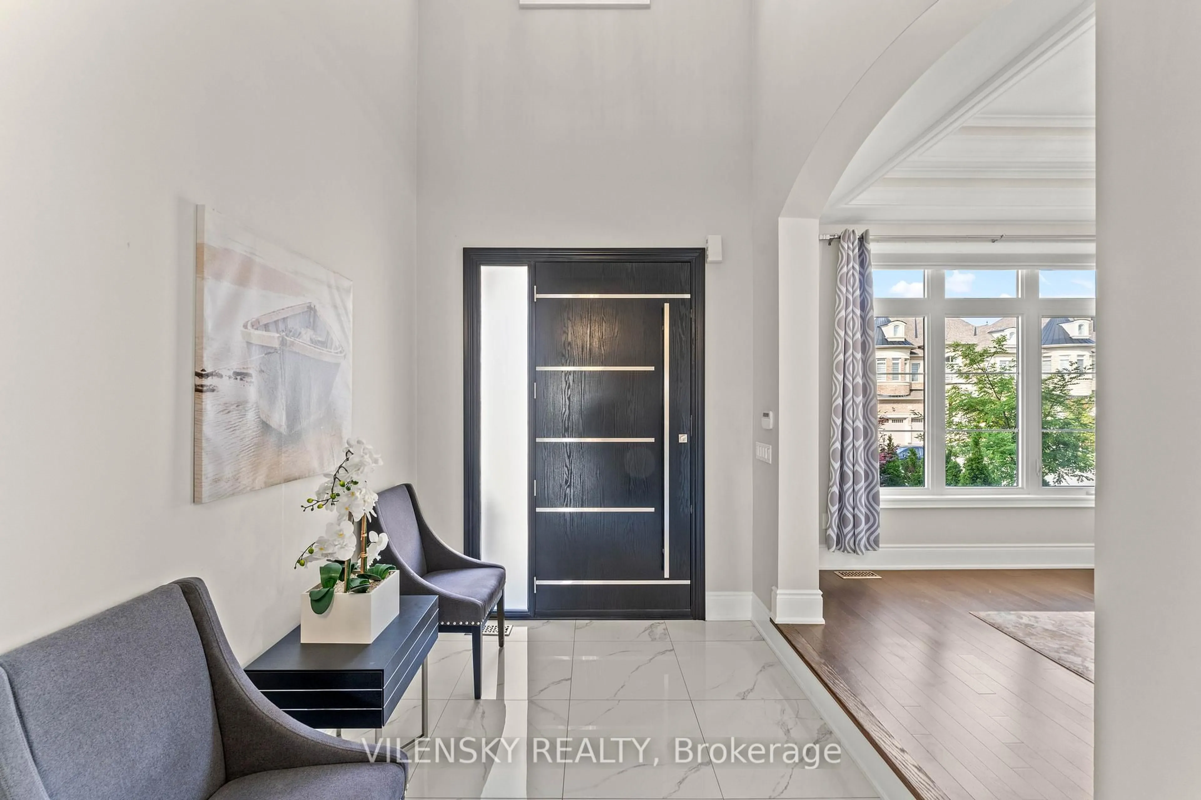 Indoor entryway for 175 Woodgate Pines Dr, Vaughan Ontario L4H 4K5