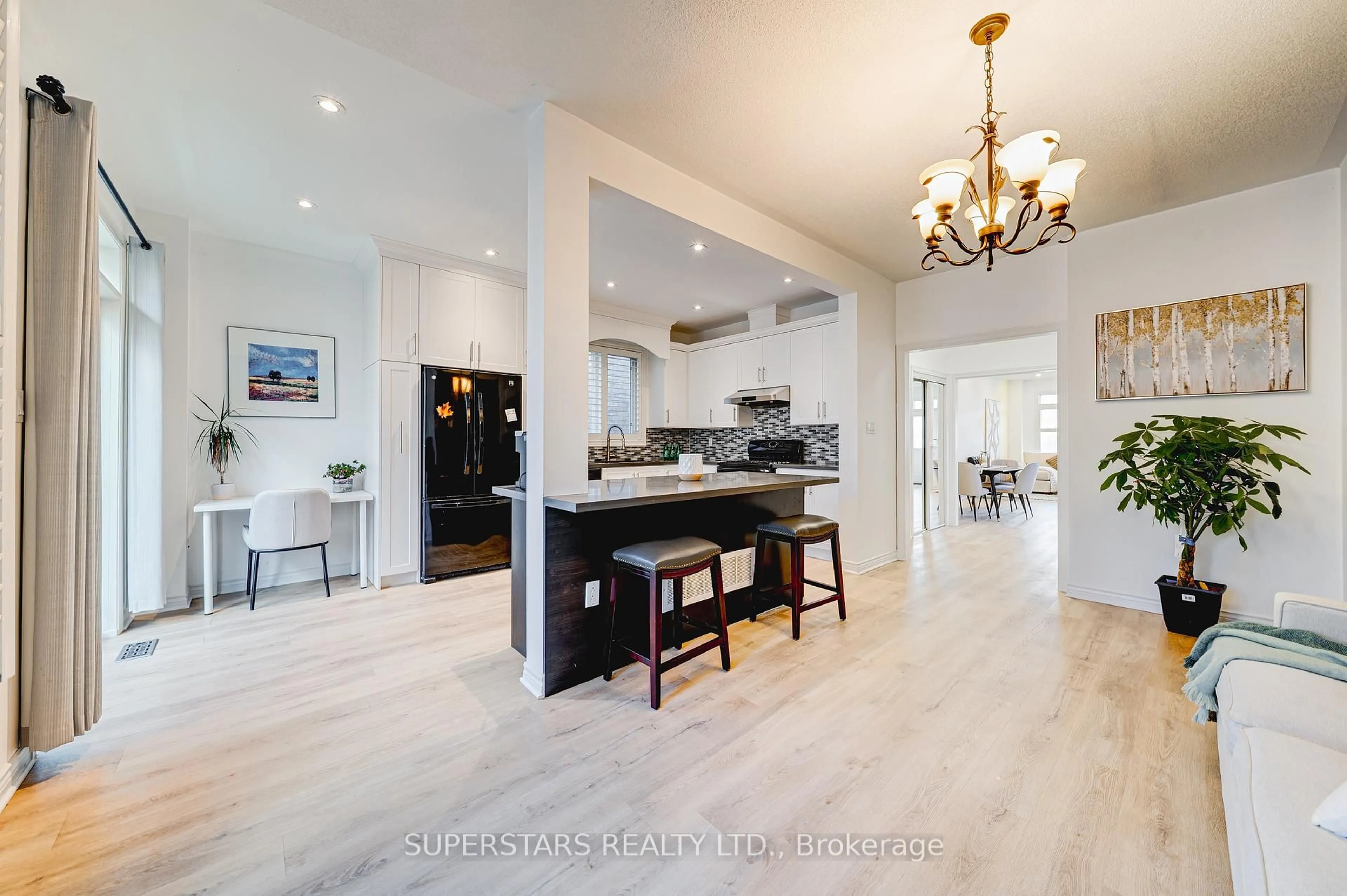 Open concept kitchen, unknown for 58 Wood Rim Dr, Richmond Hill Ontario L4E 4S2