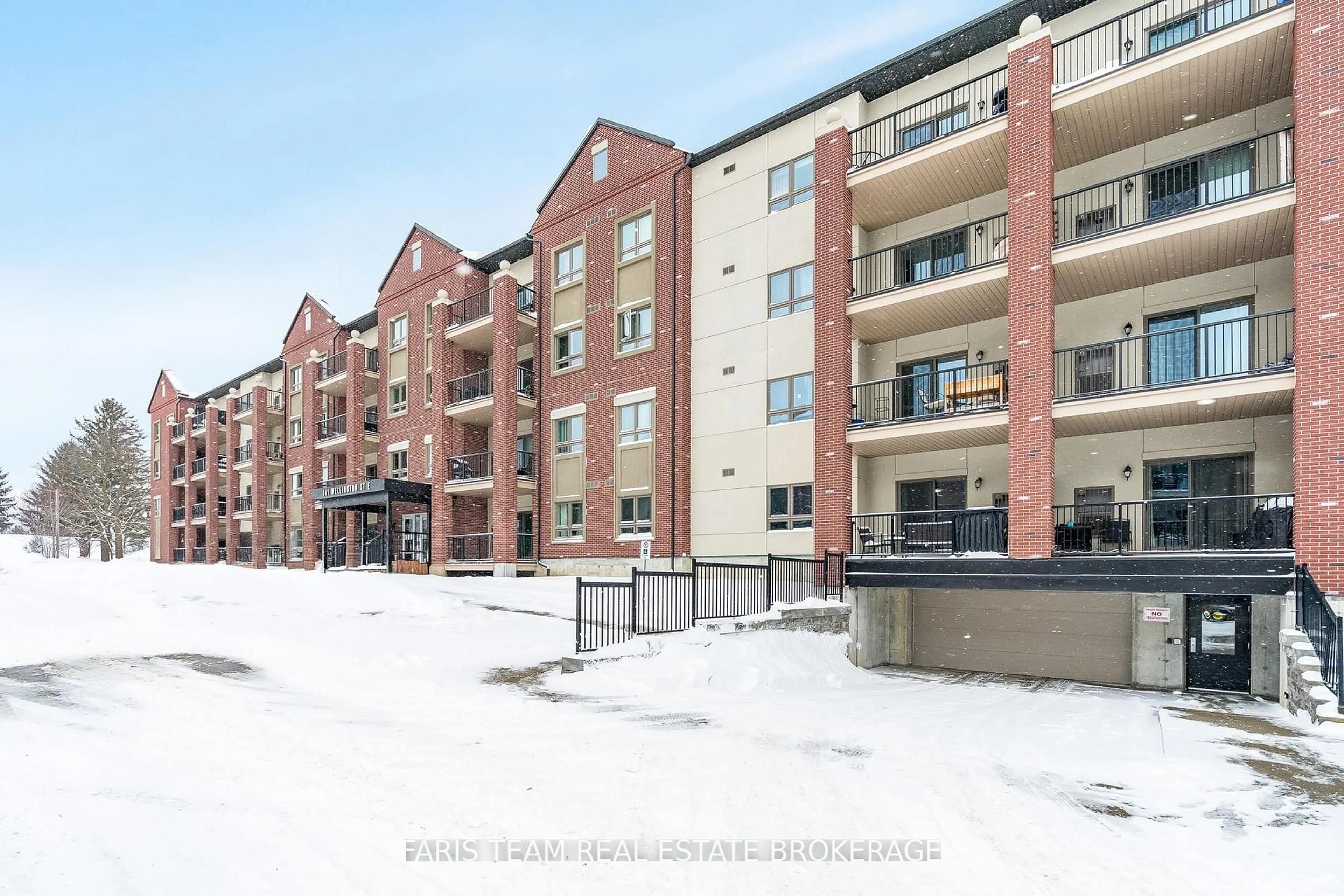 Patio, unknown for 161 Wellington St #305, New Tecumseth Ontario L9R 1G5