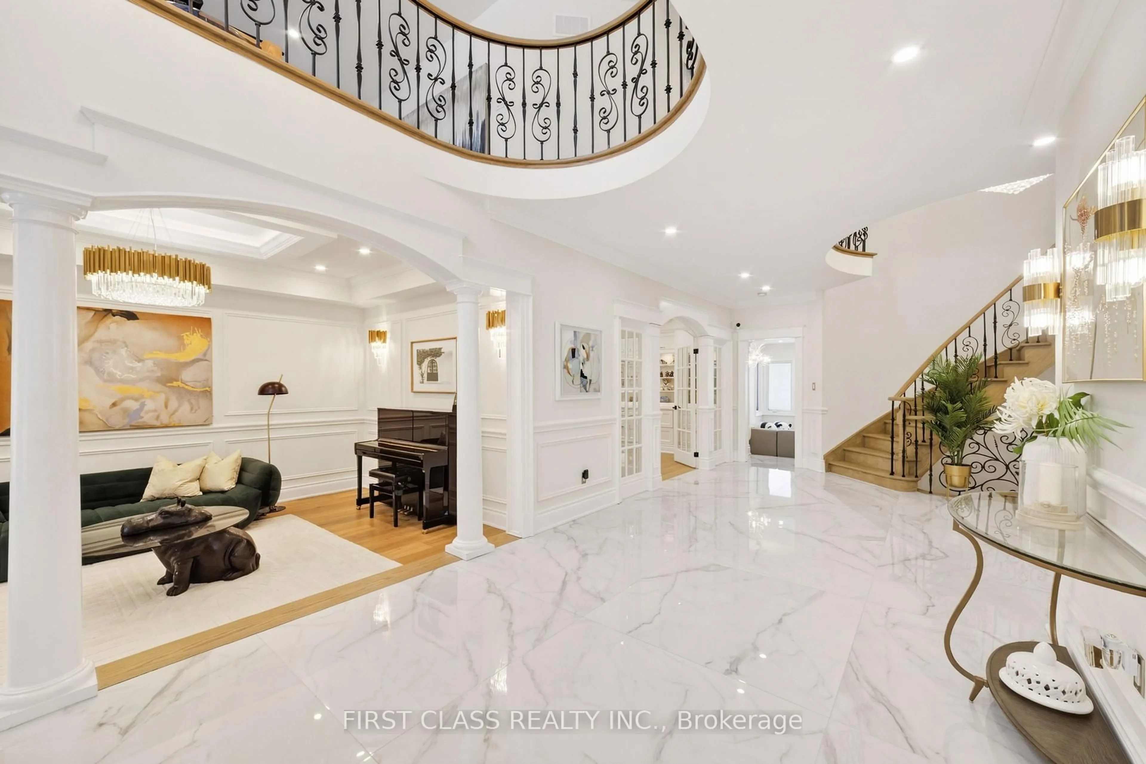 Indoor foyer for 1109 Secretariate Rd, Newmarket Ontario L3X 1M4