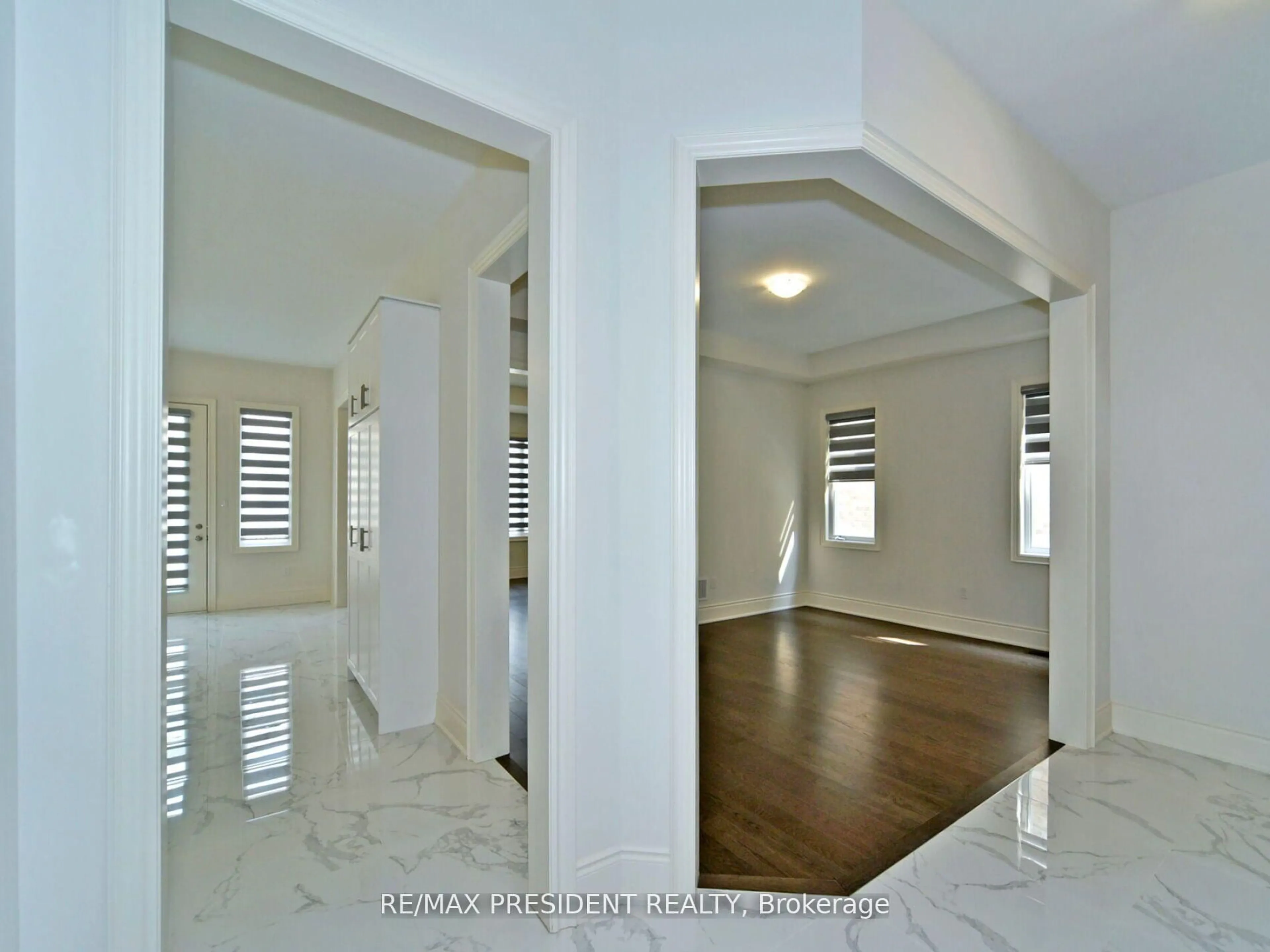 Indoor entryway for 210 Mckean Dr, Whitchurch-Stouffville Ontario L4A 5C2