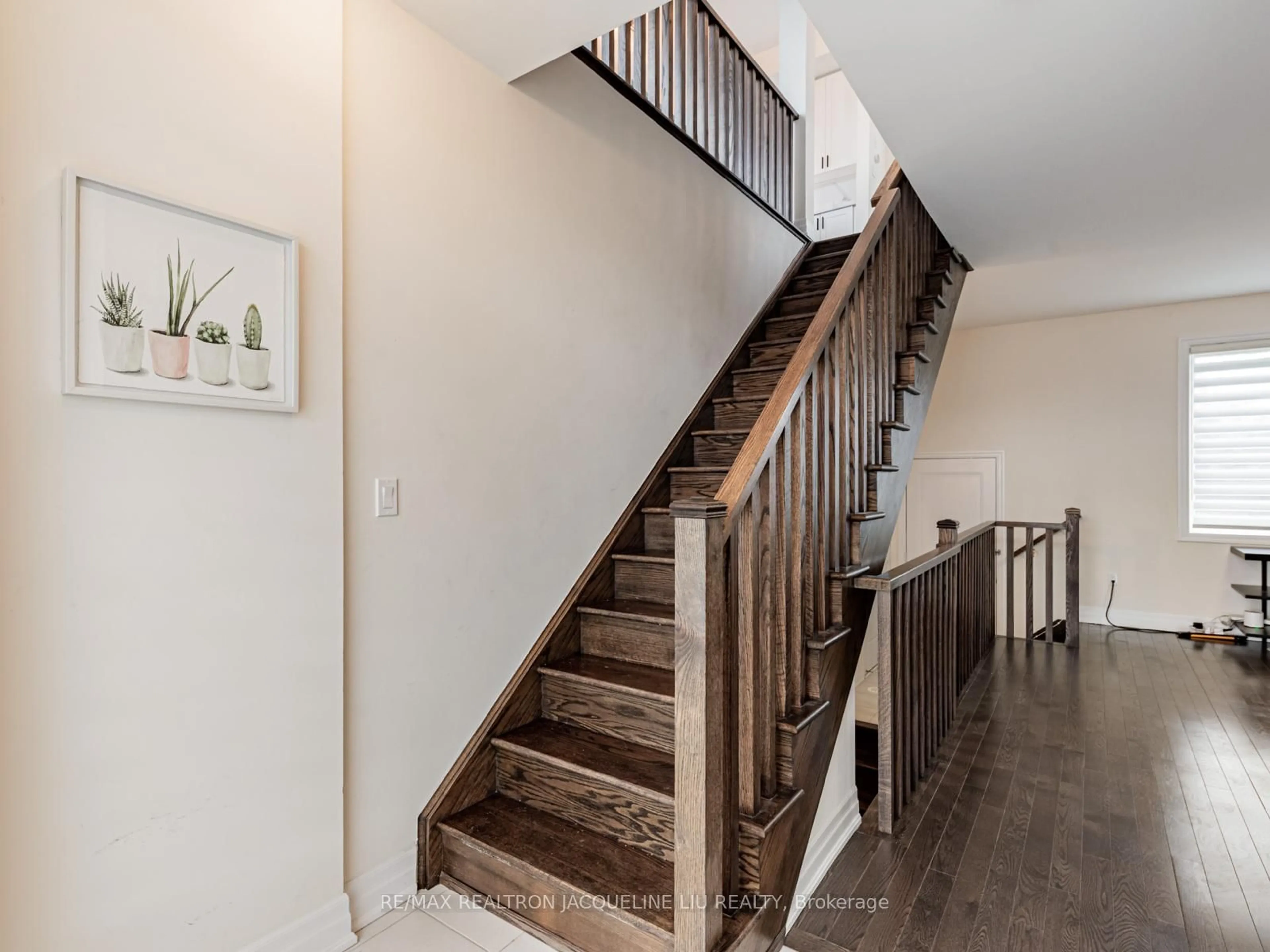 Stairs for 28 Juneau St, Vaughan Ontario L4L 0H6
