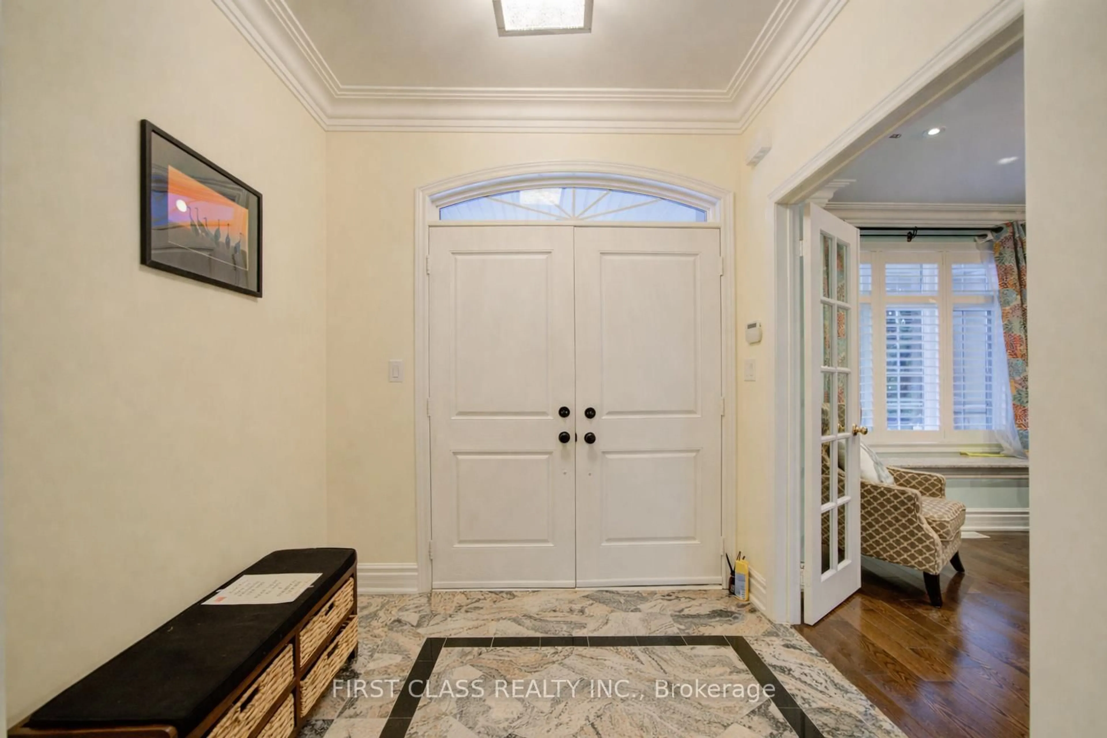 Indoor entryway for 73 Glengordon Cres, Markham Ontario L6C 0K1