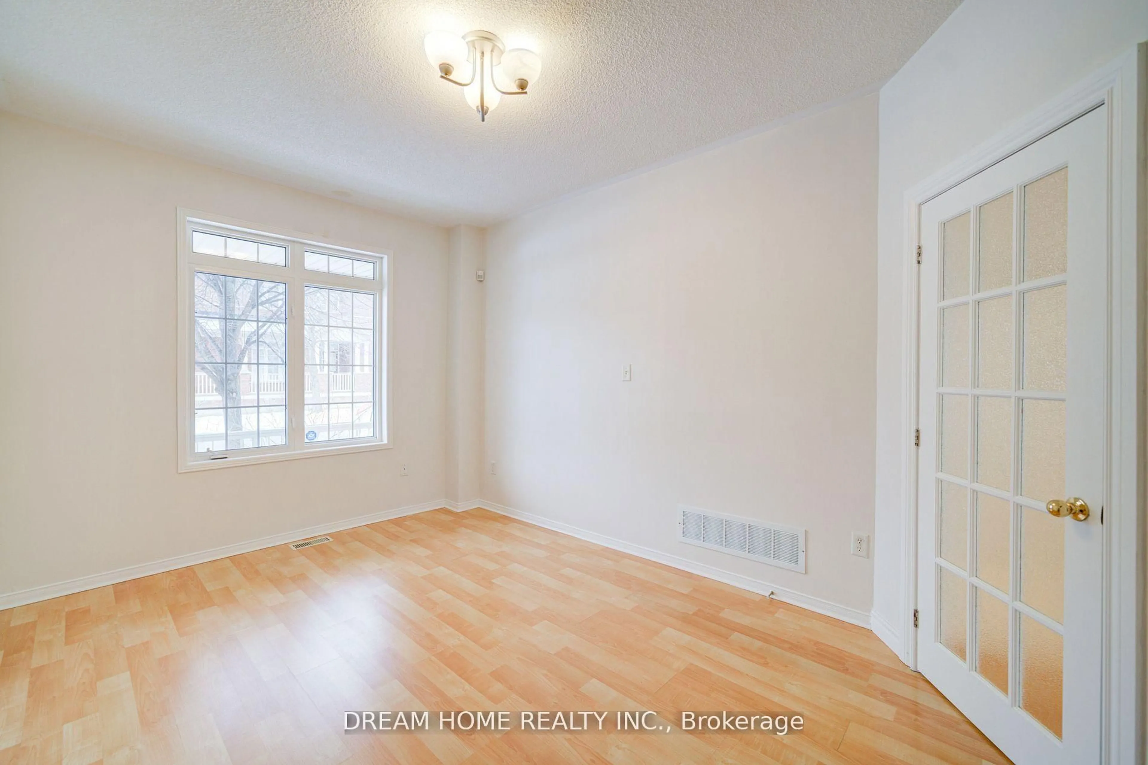 A pic of a room for 69 Omega St, Markham Ontario L6E 1P2