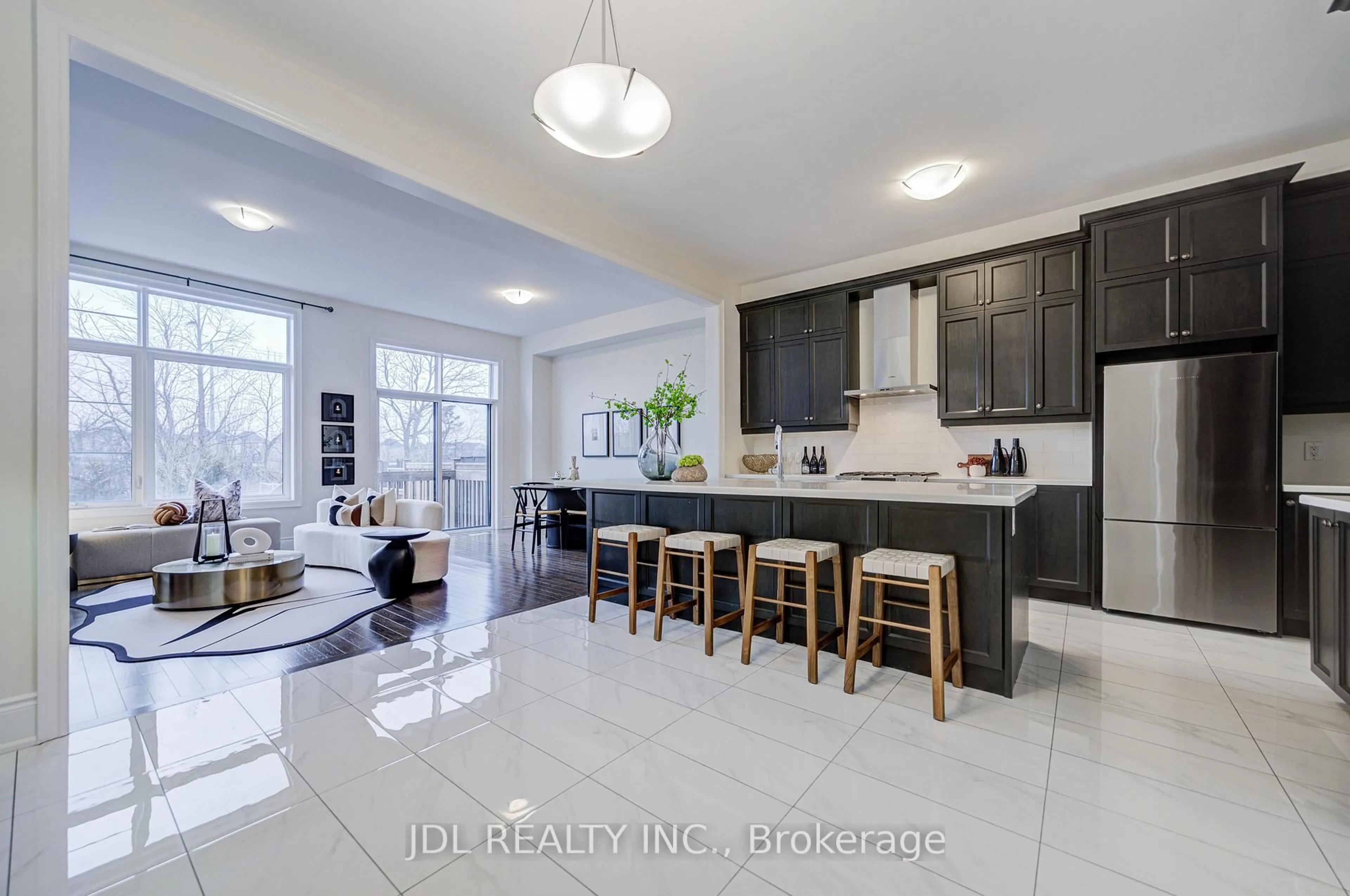 Open concept kitchen, ceramic/tile floor for 94 Carrville Woods Circ, Vaughan Ontario L6A 4Z6