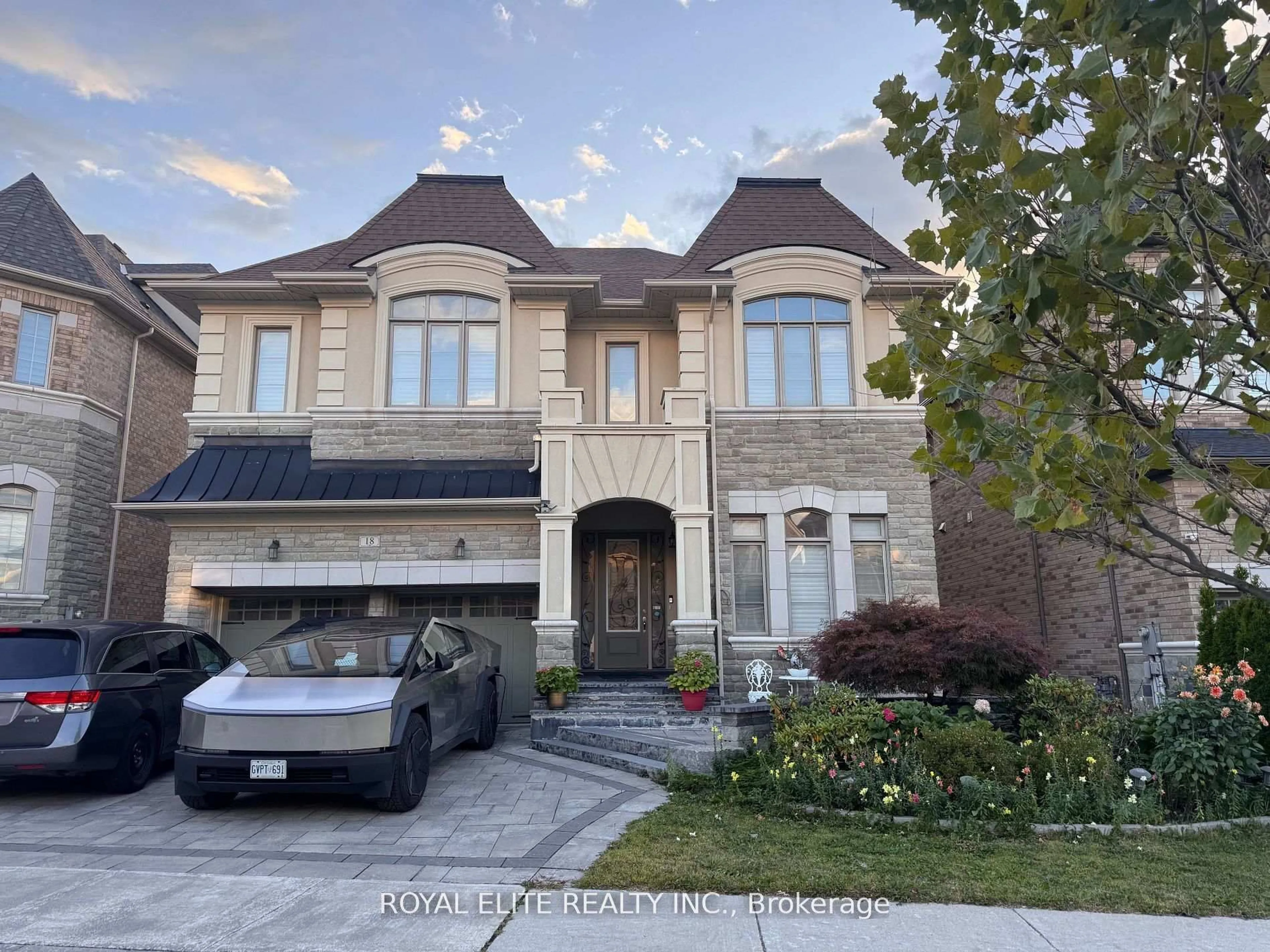 Home with brick exterior material, street for 18 Giardina Cres, Richmond Hill Ontario L4B 0G2