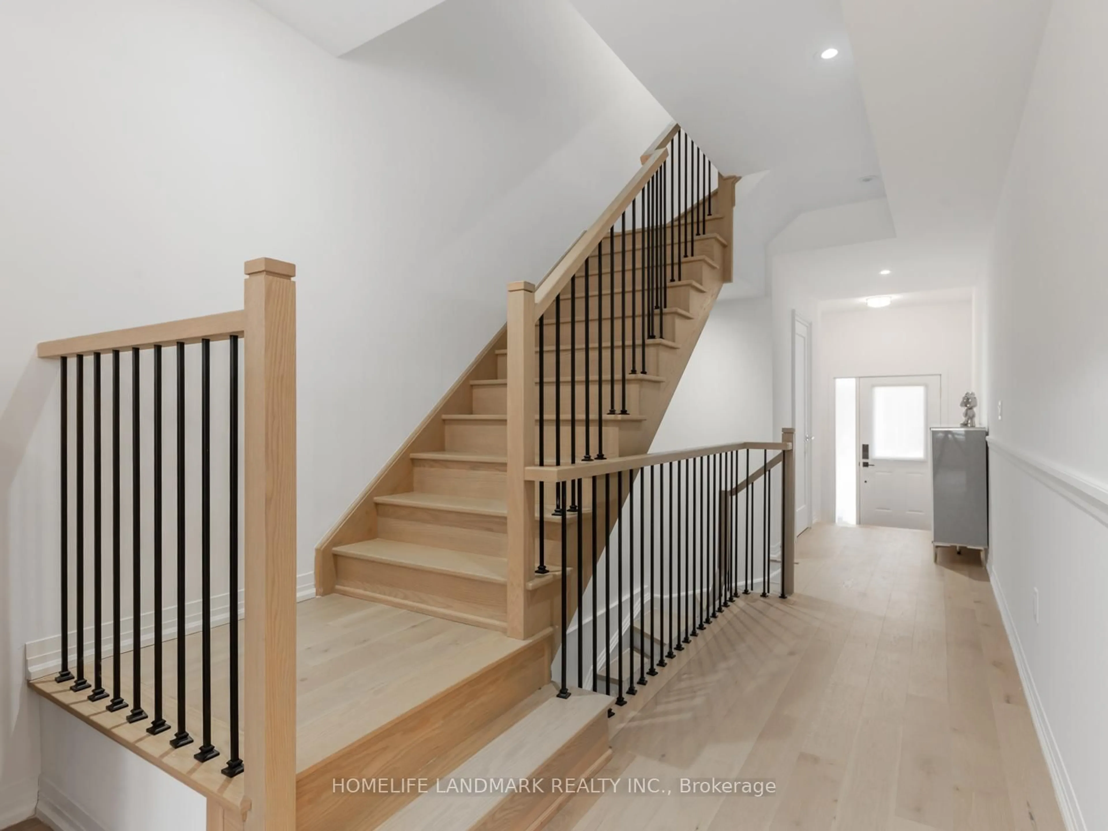 Stairs for 9092 Woodbine Ave, Markham Ontario L3R 9W3