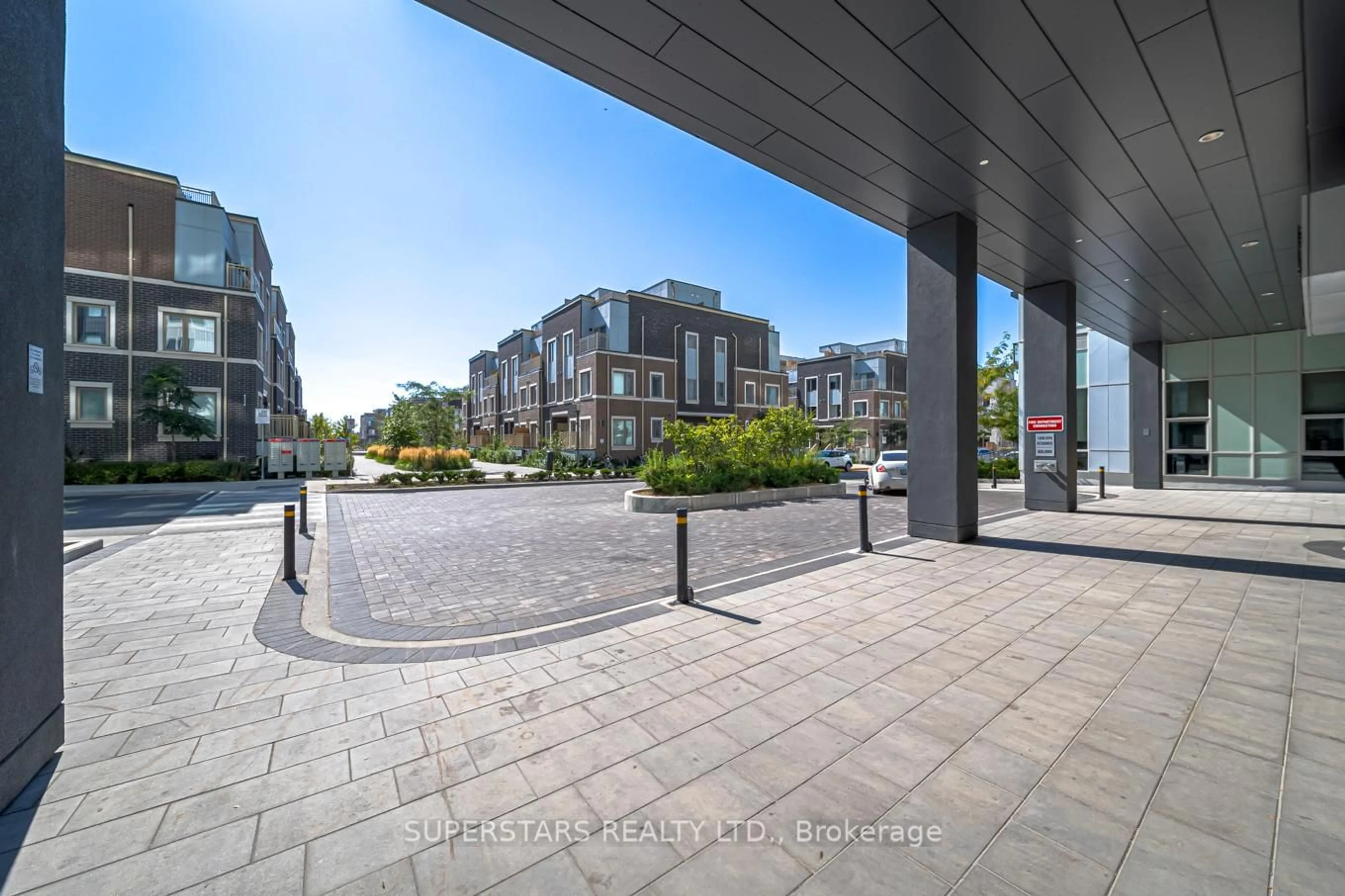 Patio, street for 38 Honeycrisp Cres #1003, Vaughan Ontario L4K 0M8