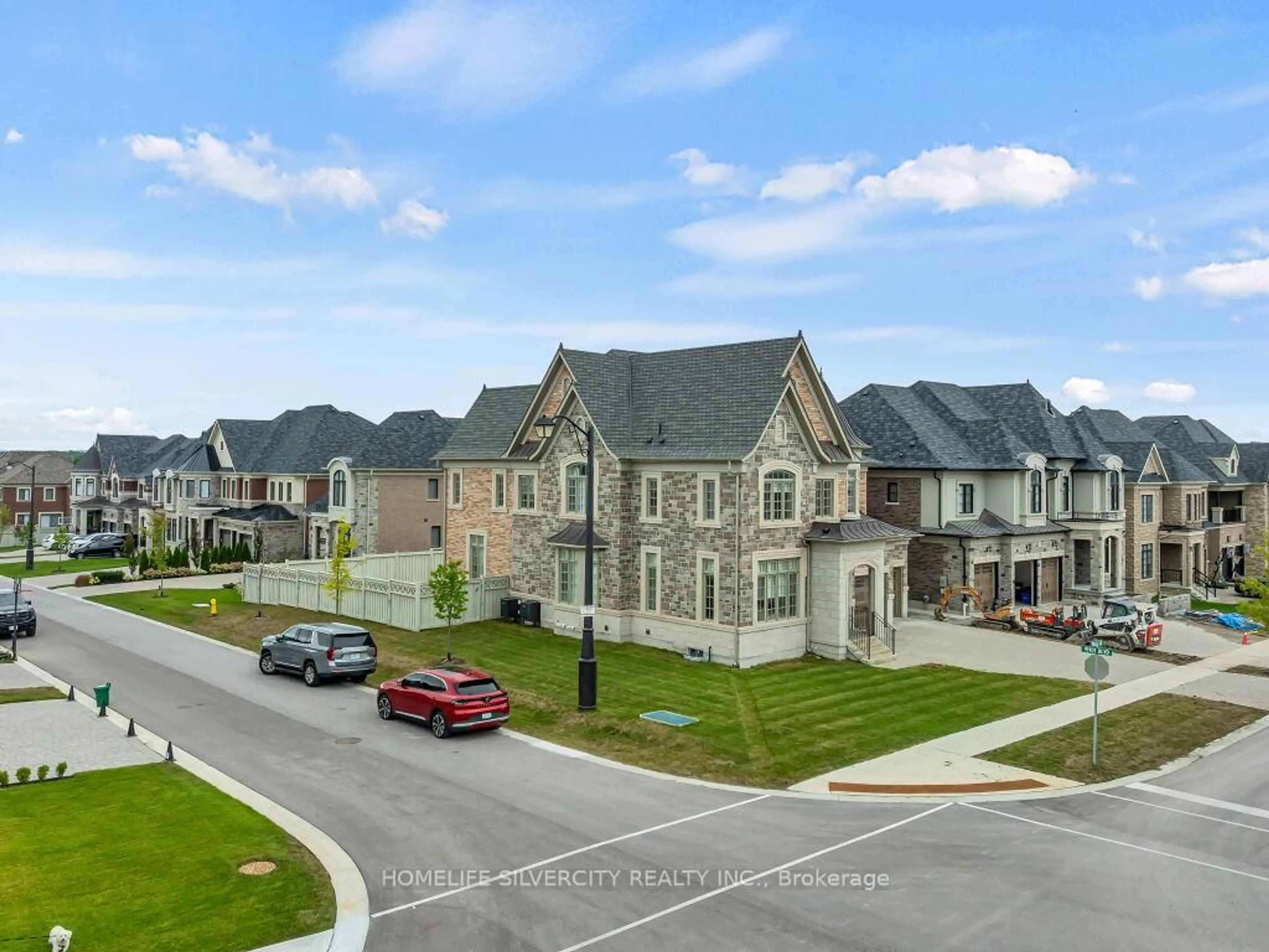 A pic from outside/outdoor area/front of a property/back of a property/a pic from drone, mountain view for 2 ENDLESS Circ, Vaughan Ontario L4H 4N6