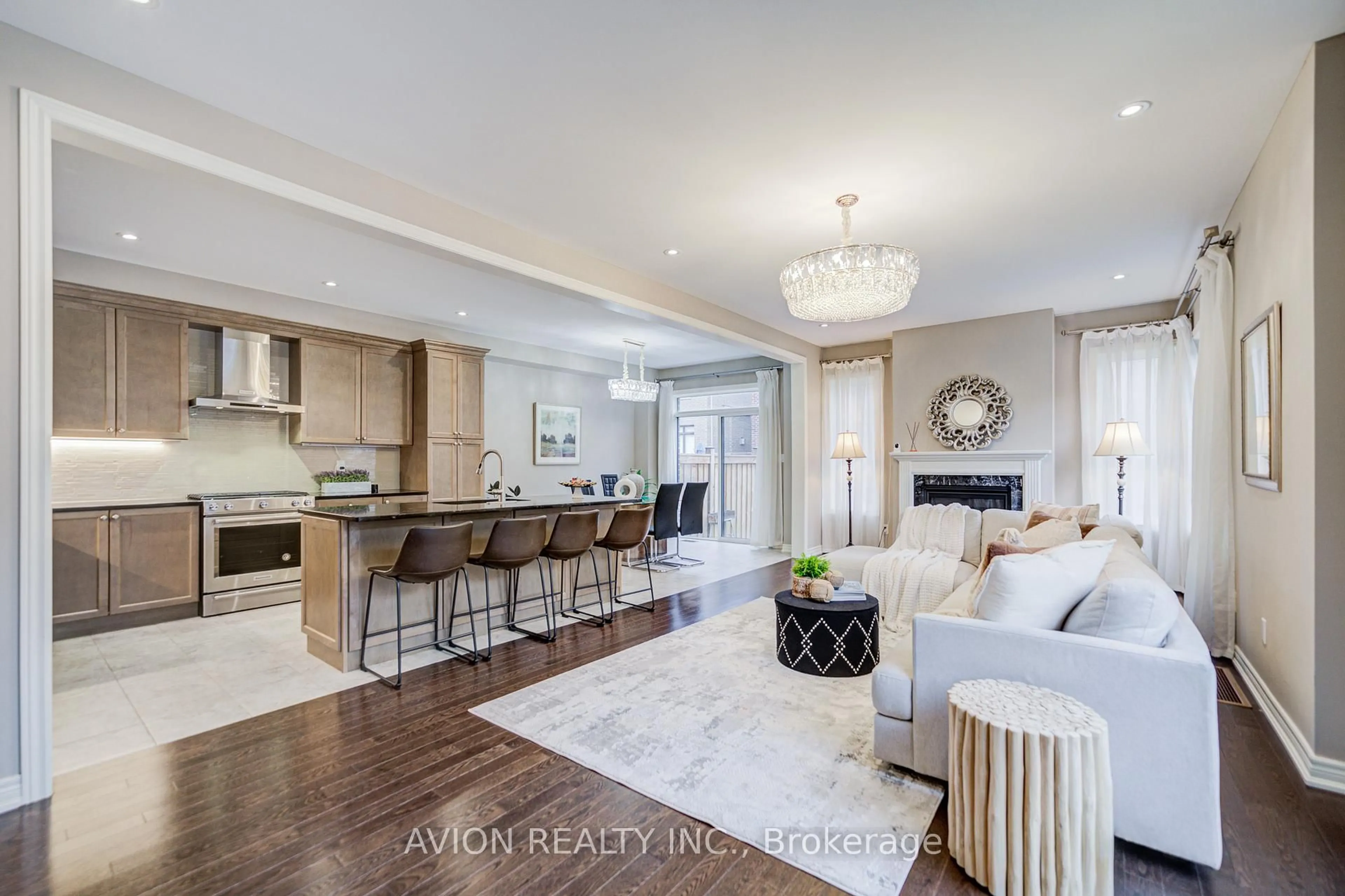 Open concept kitchen, unknown for 16 Callisto Lane, Richmond Hill Ontario L4C 4Z2