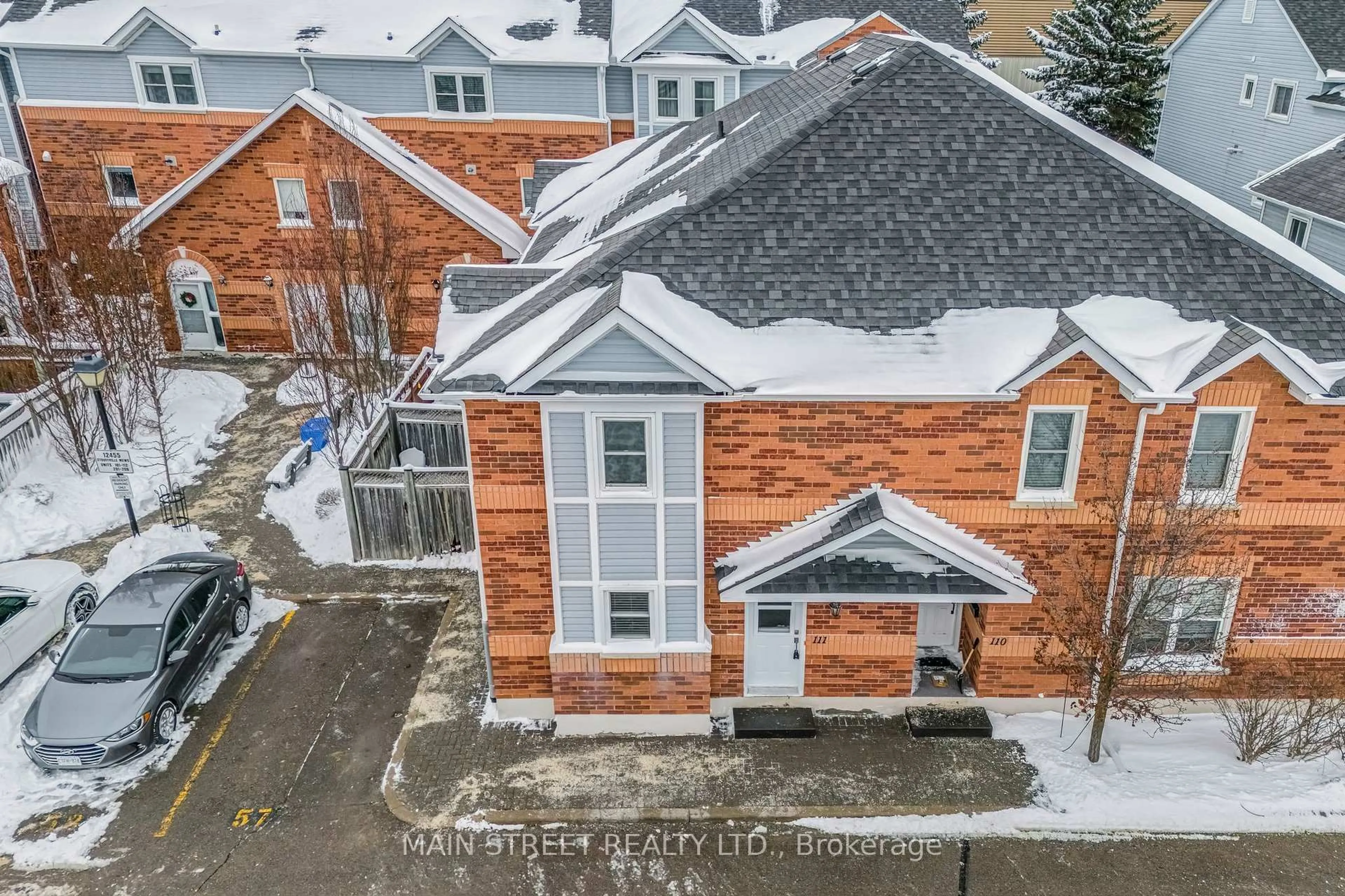 A pic from outside/outdoor area/front of a property/back of a property/a pic from drone, street for 12455 Ninth Line #111, Whitchurch-Stouffville Ontario L4A 1J3